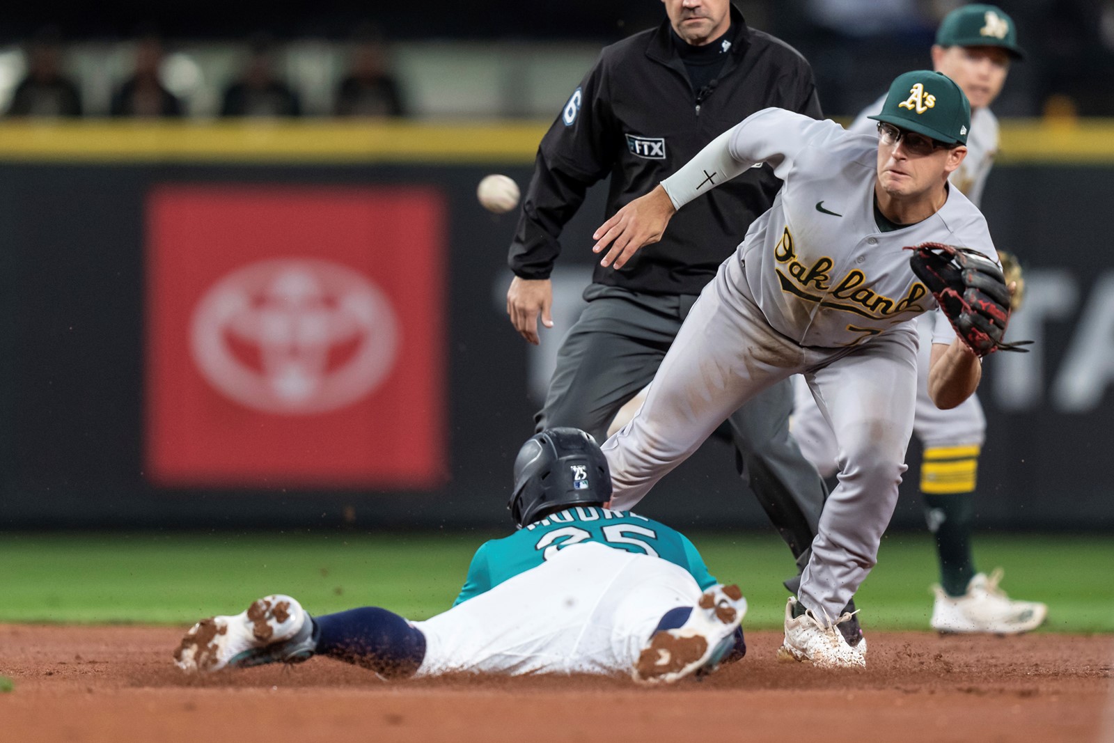 Athletics_Mariners_Baseball_94702.jpg-4274d_1056105610.jpg