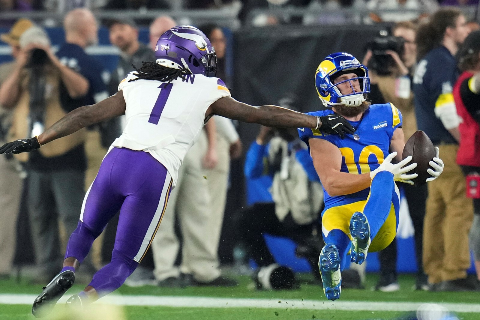 Vikings_Rams_Football_74502--aeba9_1088775452.jpg