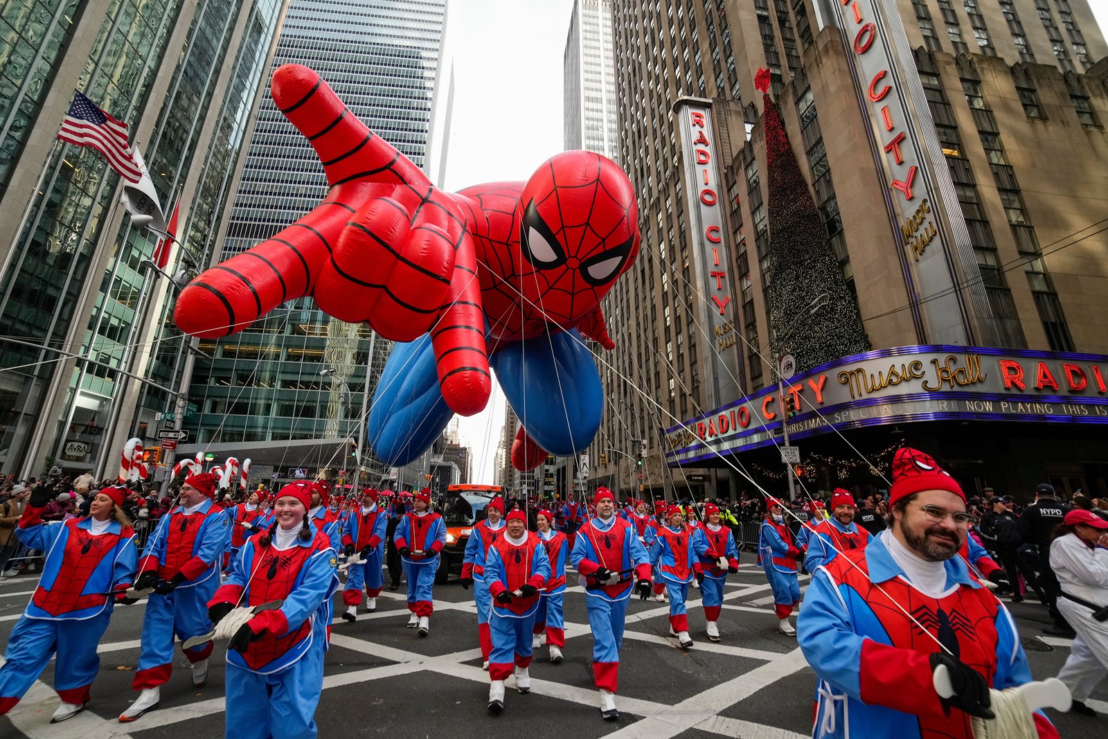 Macy's_Thanksgiving_Parade_77371--254ab_1100413623.jpg