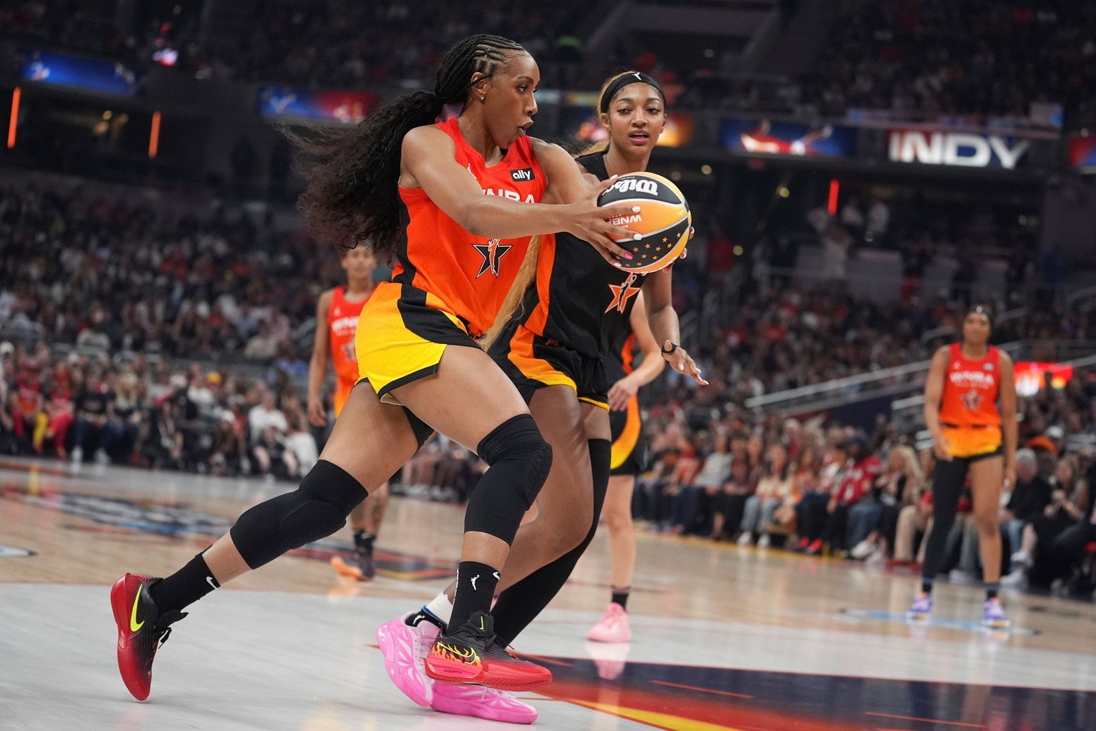 WNBA_All_Star_Game_Basketball_53879--35971_1095501433.jpg