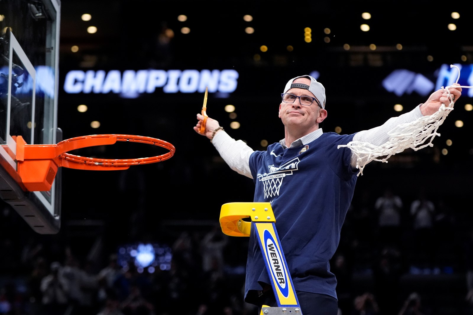 NCAA_UConn_Illinois_Basketball_36749--bb425_1077090350.jpg