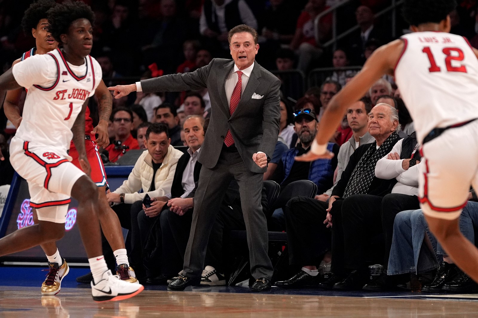 STP-Z-PITINO-1118-01_1086649441.jpg