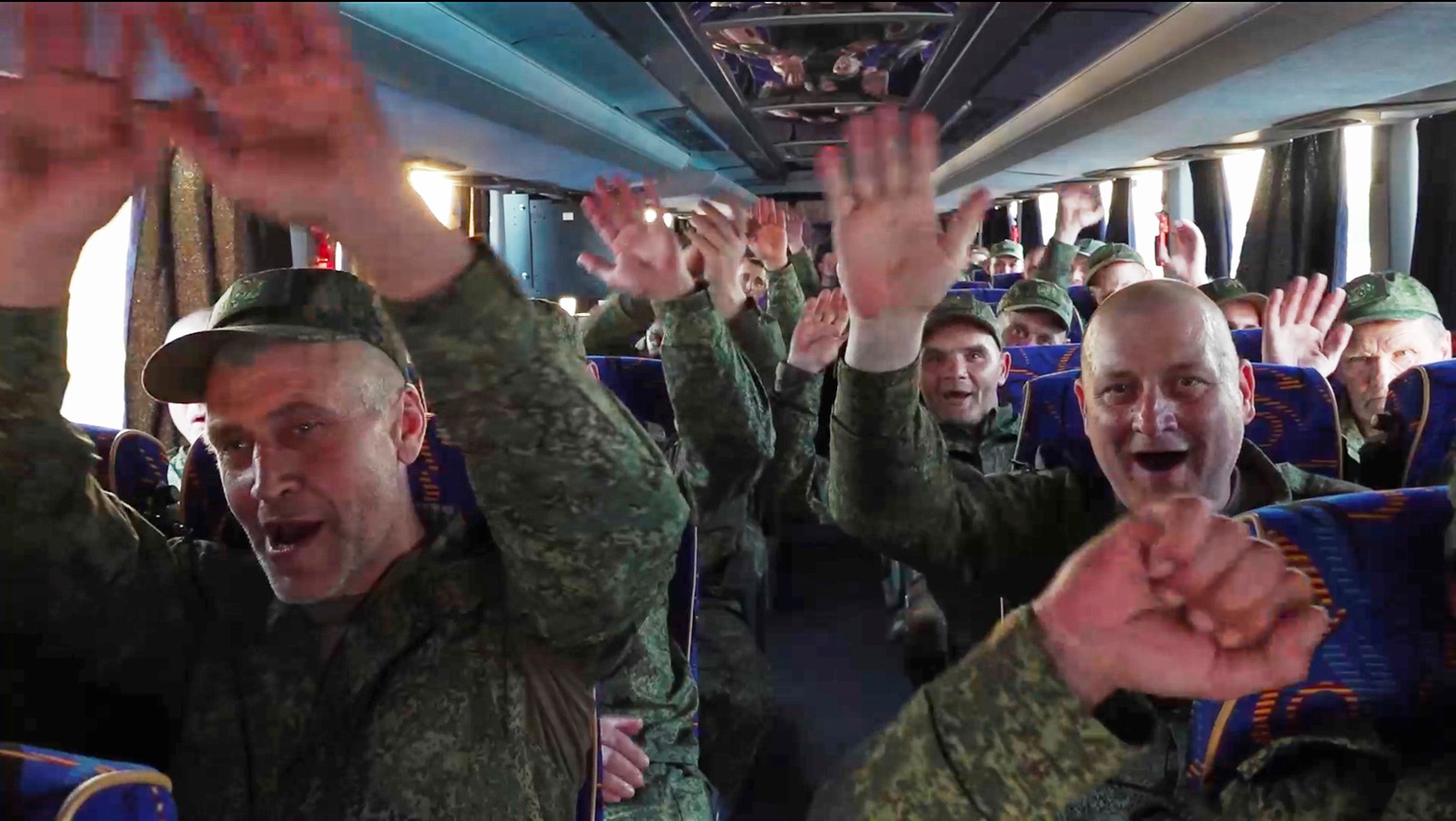 Russia_Ukraine_Prisoners_52488--75b84_1093495714.jpg
