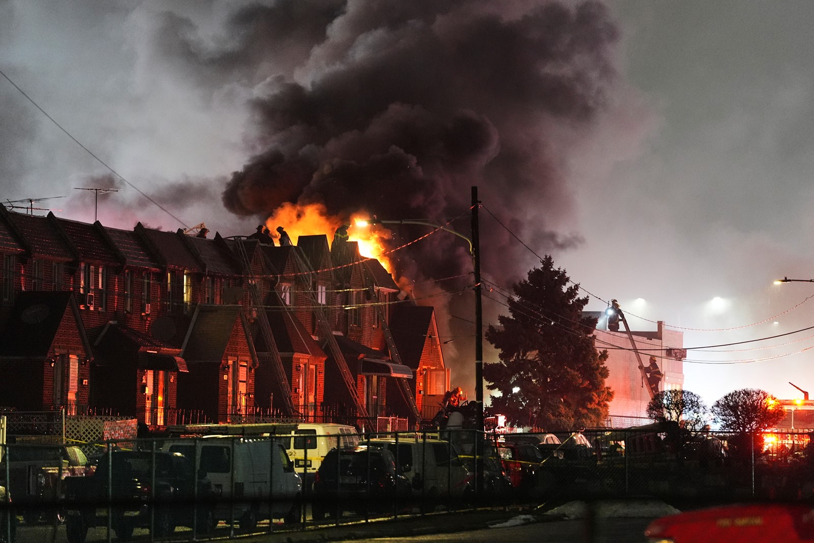 Philadelphia_Small_Plane_Crash_88124--cc512_1089288669.jpg