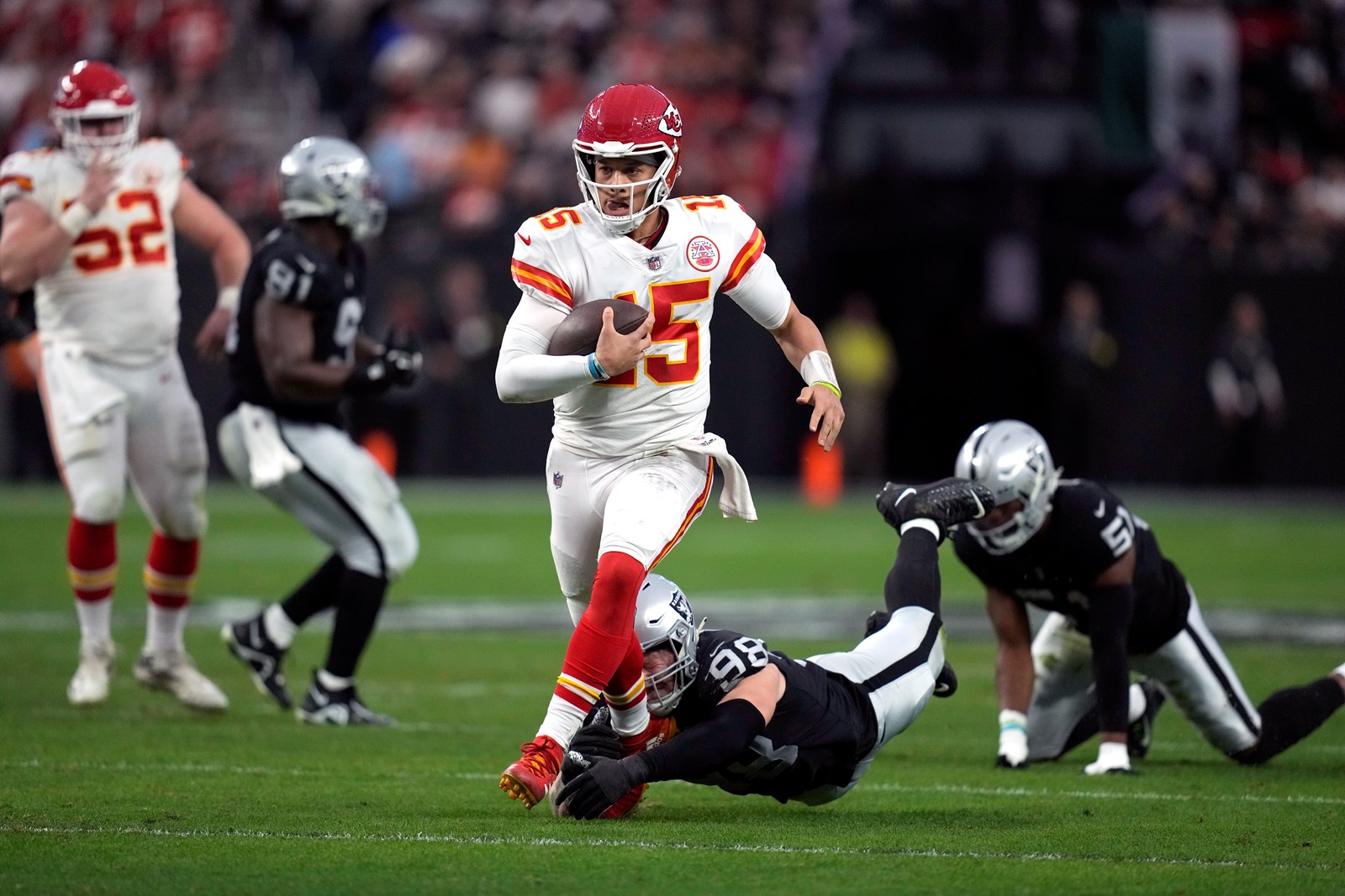 Chiefs_Raiders_Football_03408--32e7b_1058692011.jpg