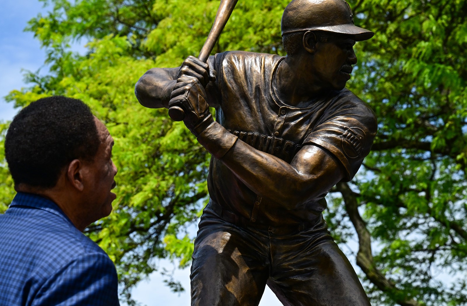 STP-L-jea-11-WINFIELD_STATUE-0530_1107236375.jpg