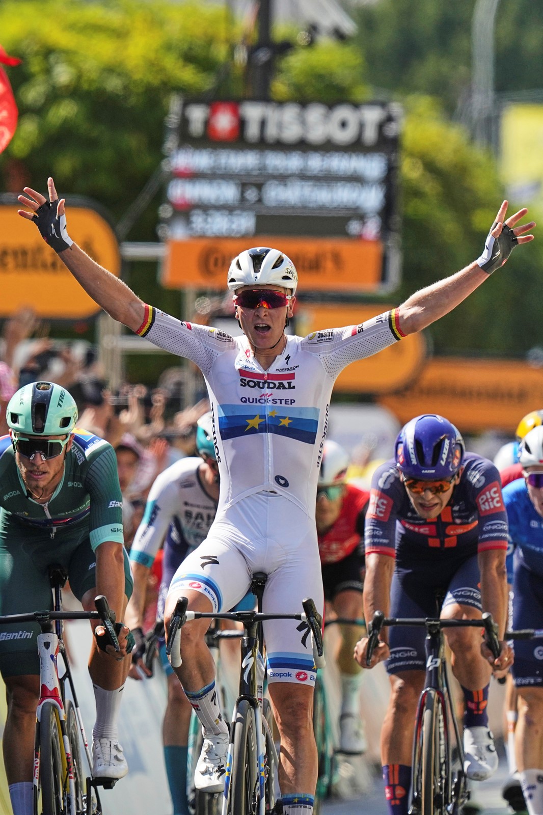 Cycling_Tour_de_France_43224--48073_1095307583.jpg