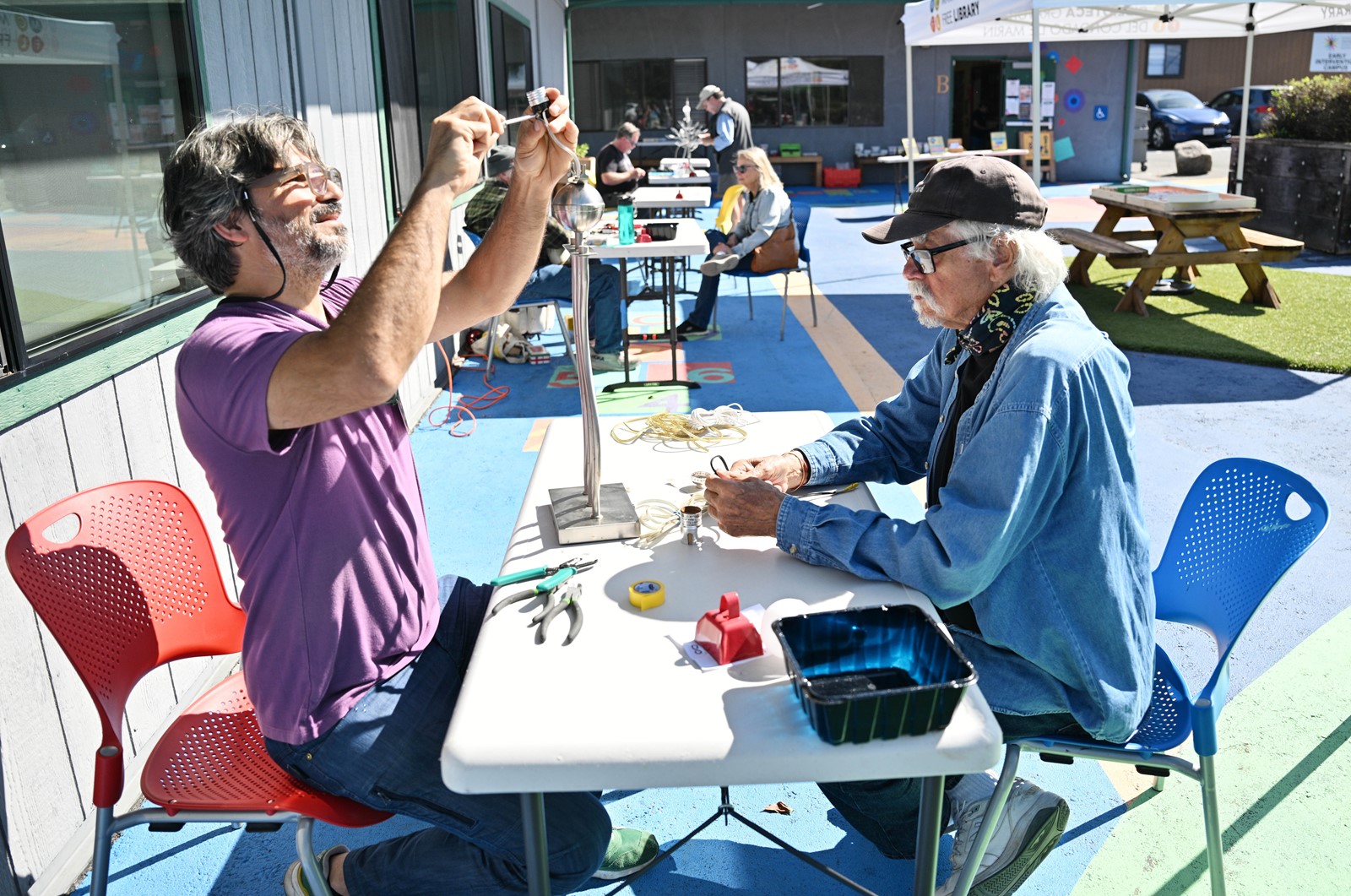 1004_NWS_MIJ-L-REPAIRFAIR-1005-02_241730618_1098353747.jpg