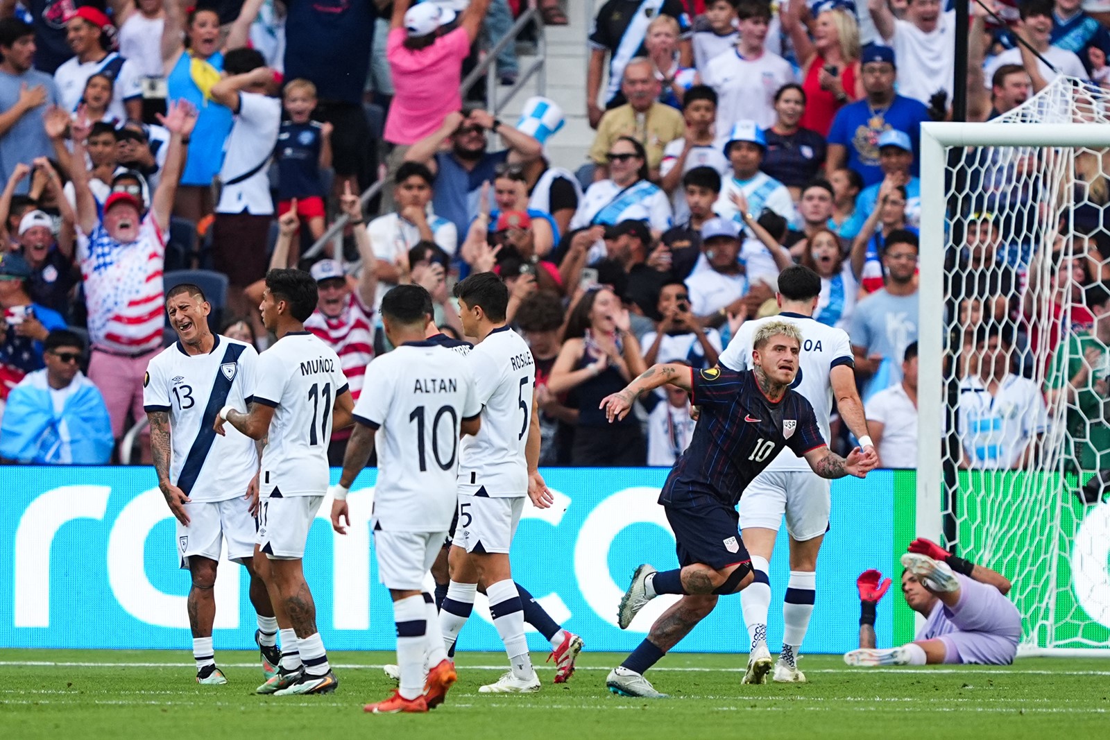 SPORTS-SOC-GOLDCUP-GUATEMALA-US-GET_1094957112.jpg