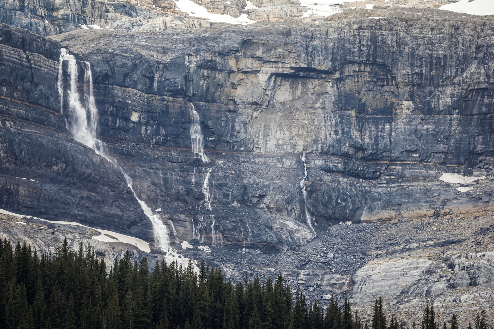 Canada-Rock-Slide_75971--a3398_1094496813.jpg