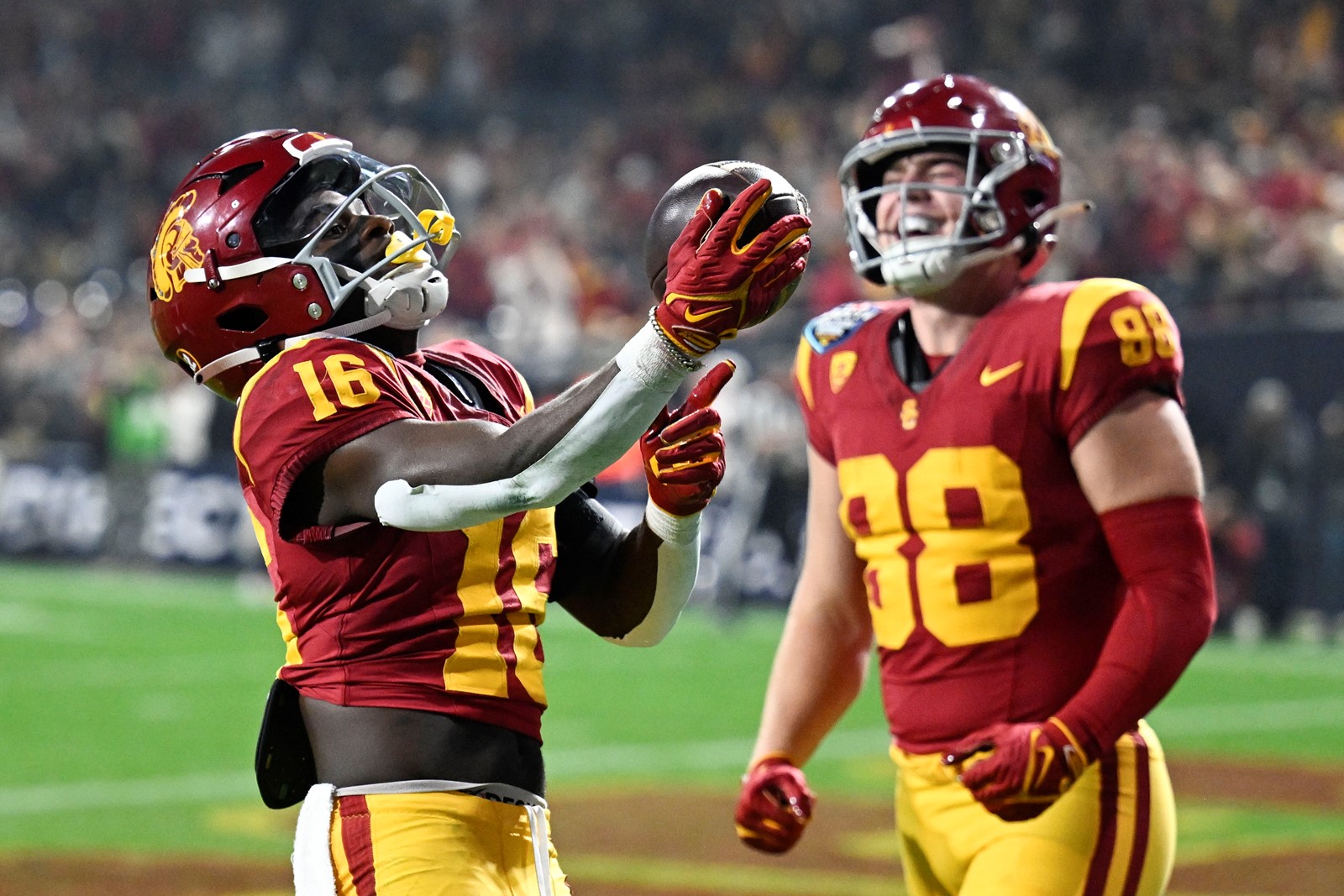 Holiday_Bowl_Football_08555--79482_1073127684.jpg