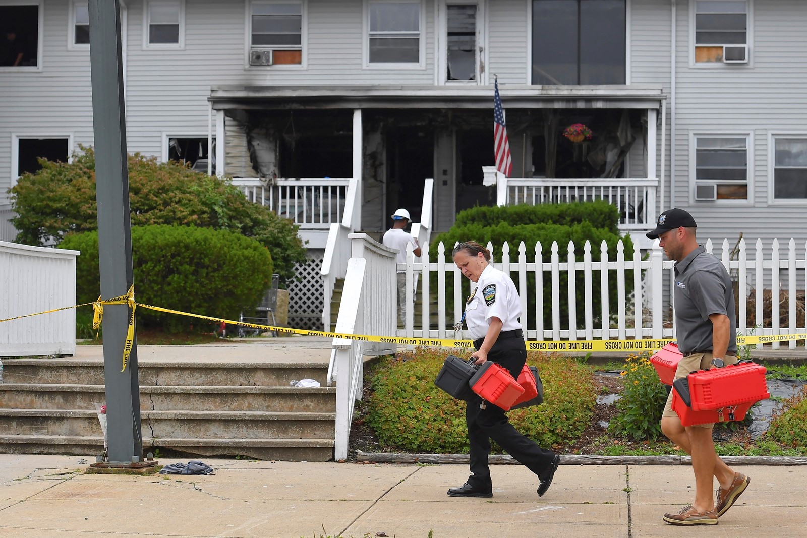 Massachusetts_Fatal_Fire_77402--2a971_1095322925.jpg