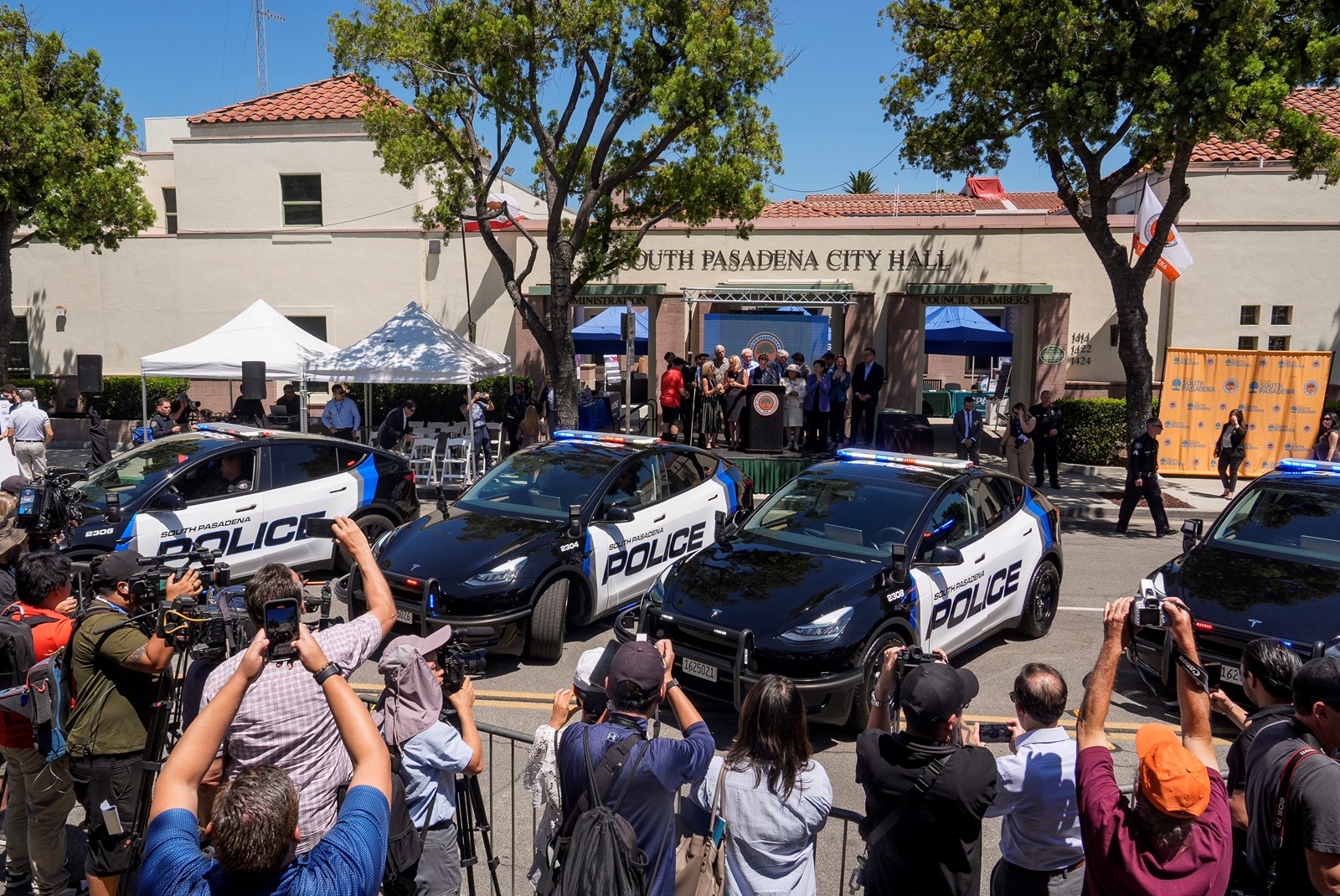 California_Electric_Police_Fleet_62030--fb479_1081853950.jpg