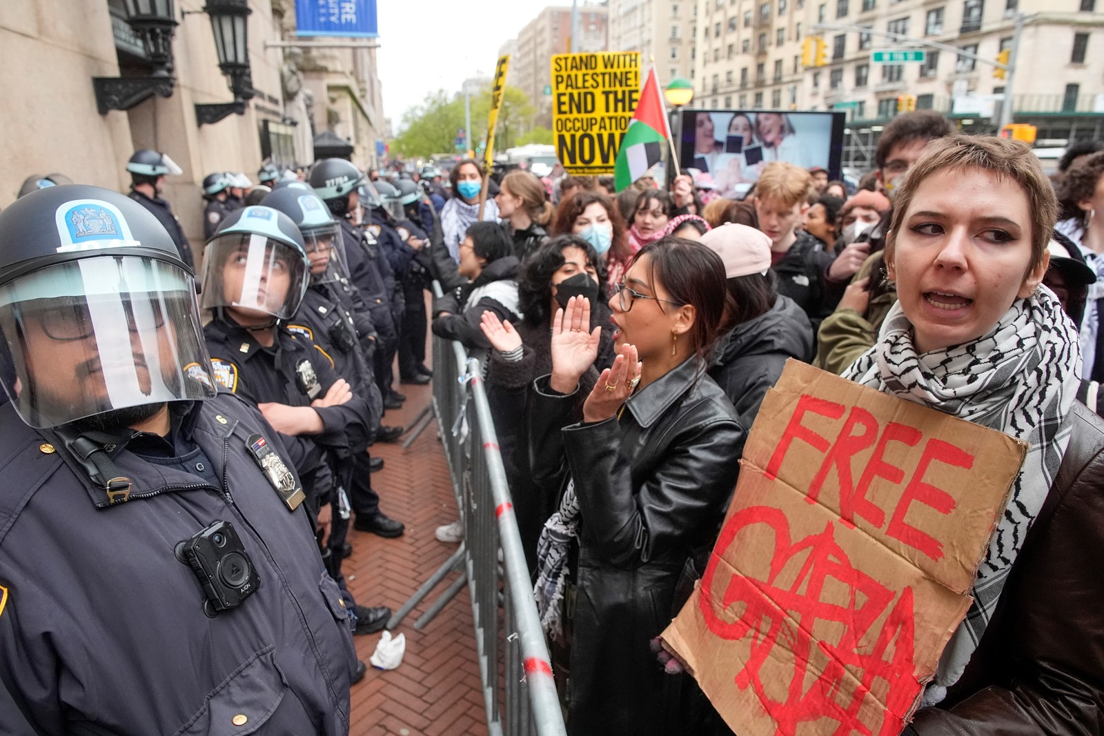 Education_Protests_Commencement_49441--2f1ce_1077800286.jpg