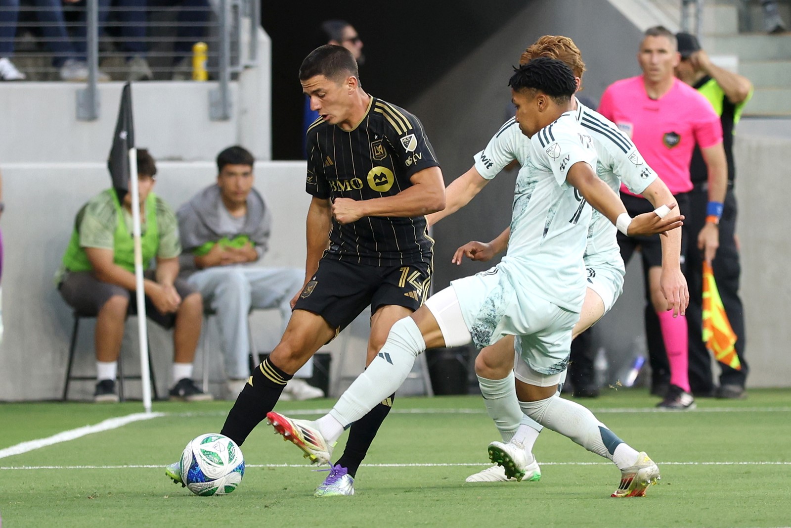 0709_NWS_LDN-L-LAFC-0710-05_1095169307.jpg