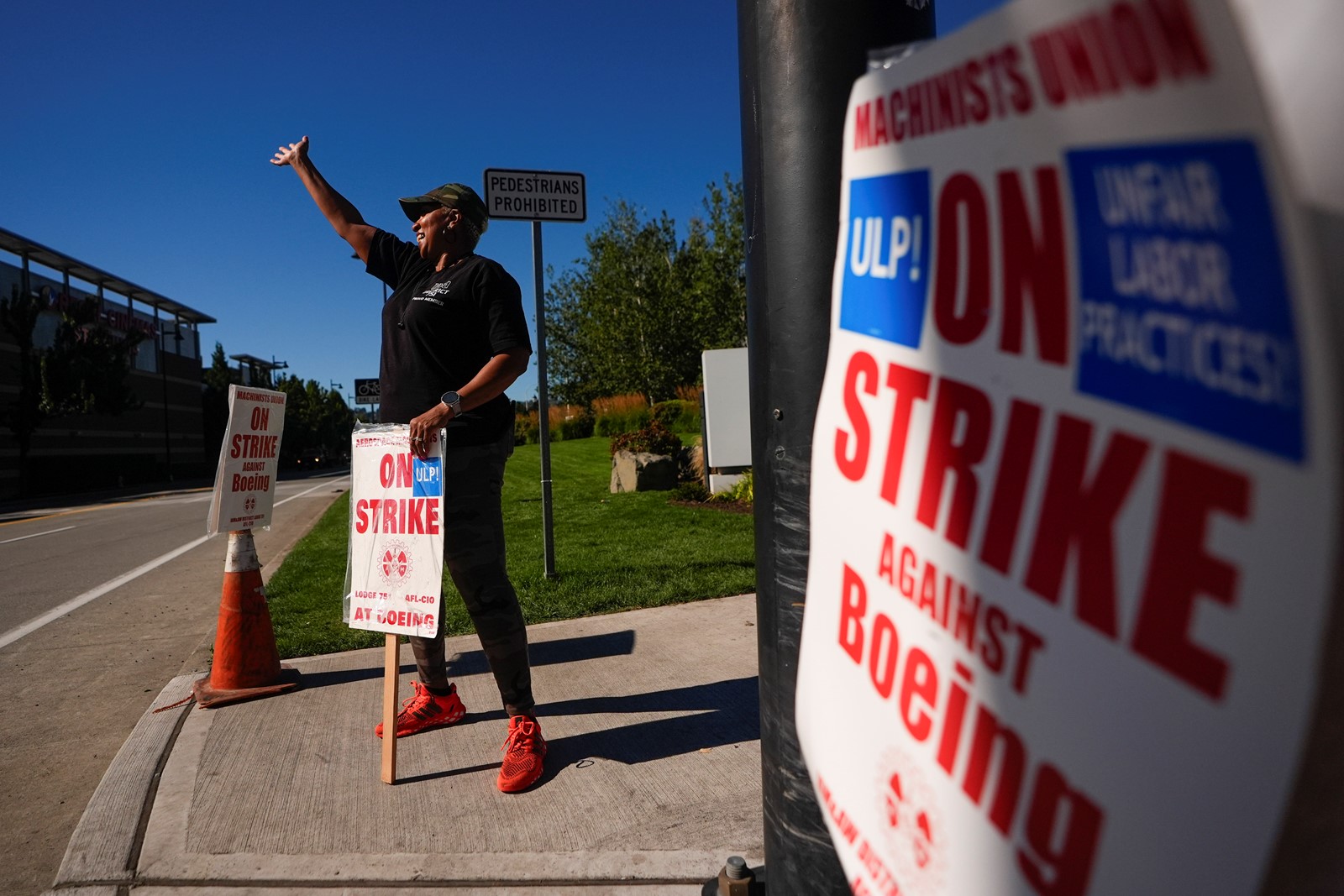 Boeing_Strike_72924--7455e_1085595327.jpg