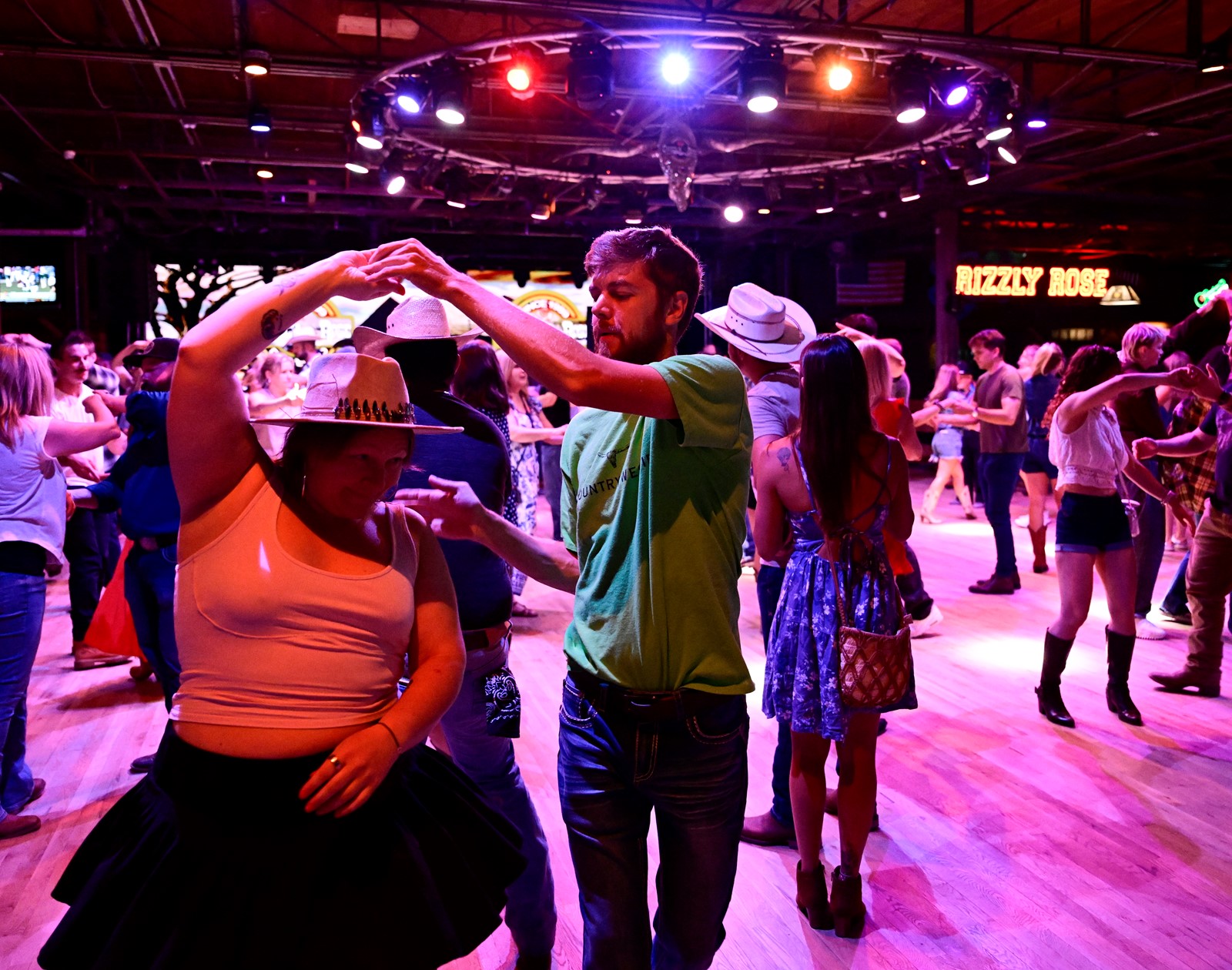 TDP-L-DANCE-GRIZZLY-ROSE_JAC5792_1094612016.jpg
