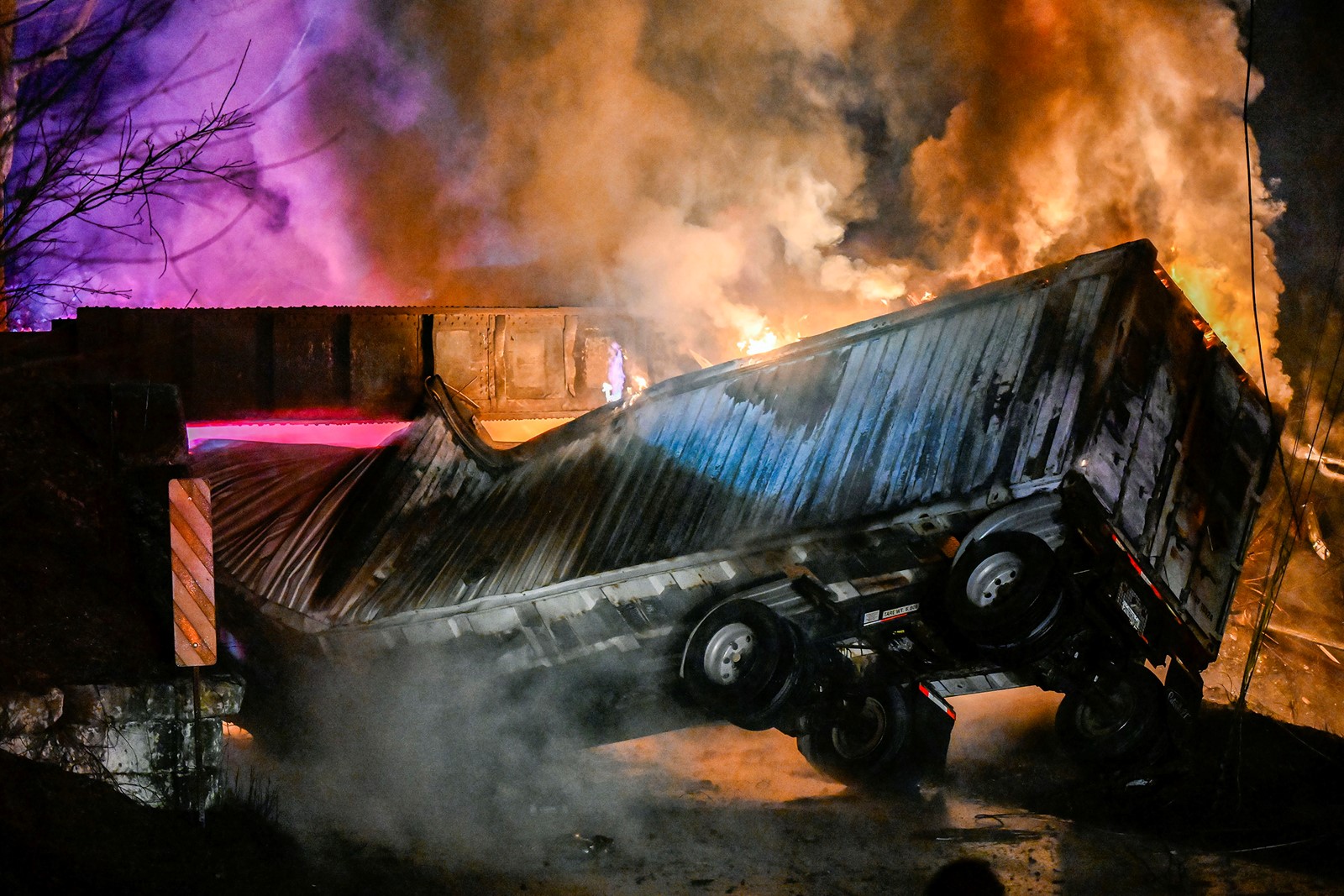 Gas_Truck_Explosion_35053--ebf9d_1072998896.jpg
