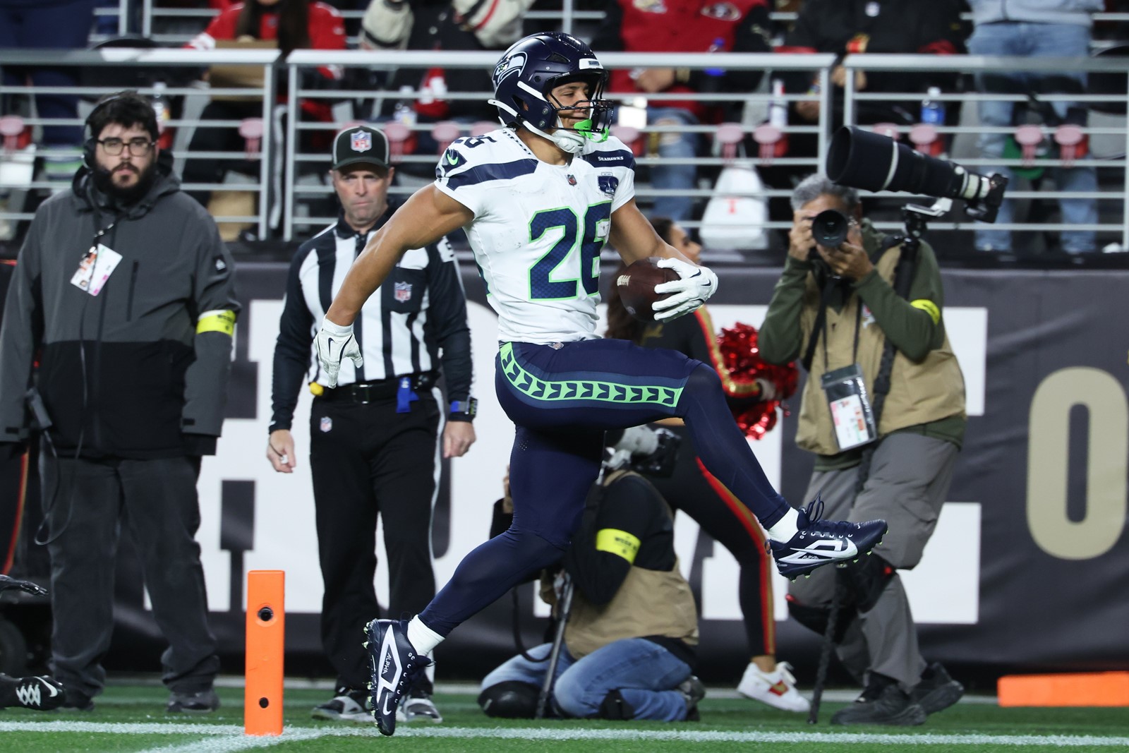 Seahawks_49ers_Football_36958--f8cb7_1101682520.jpg