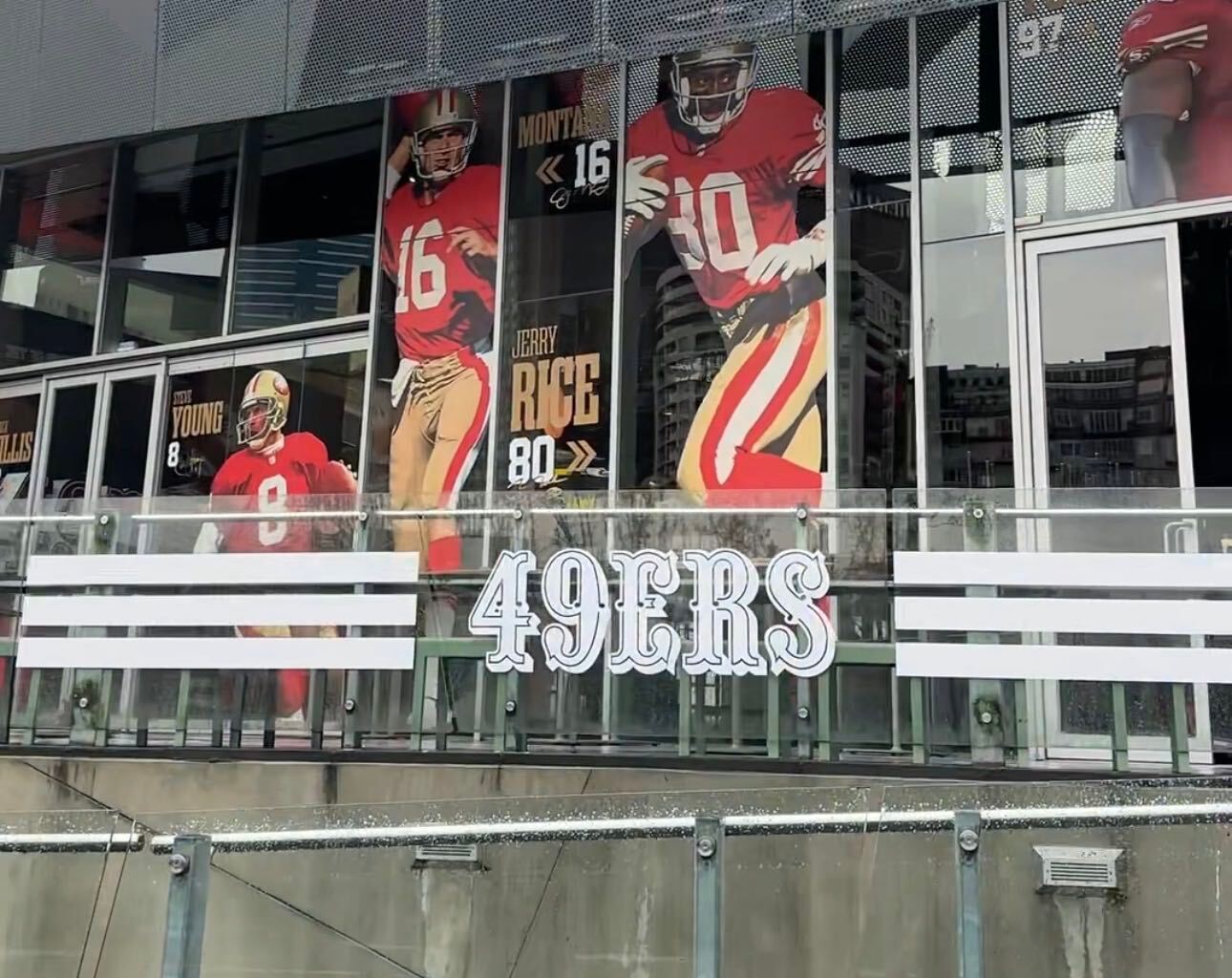 BNG-L-49ERS-0906-05_1110537131.jpg