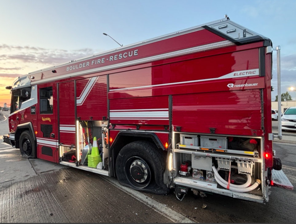 DCC-L-FIRETRUCK-0429-02_1106085735.jpg