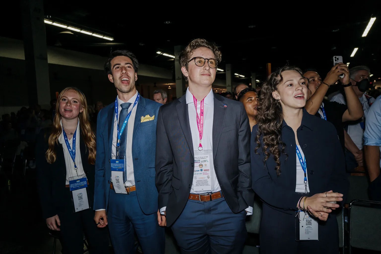 YOUNGDEMS-01-1_1093882368.jpg