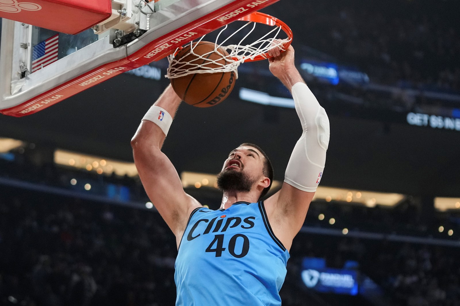Jazz_Clippers_Basketball_71697--ea185_1089591460.jpg
