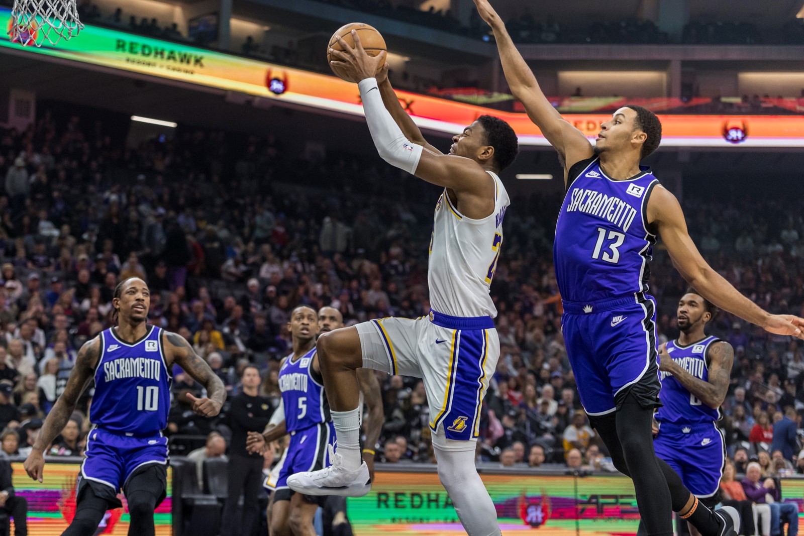 Lakers_Kings_Basketball_60130--0098e_1087859268.jpg