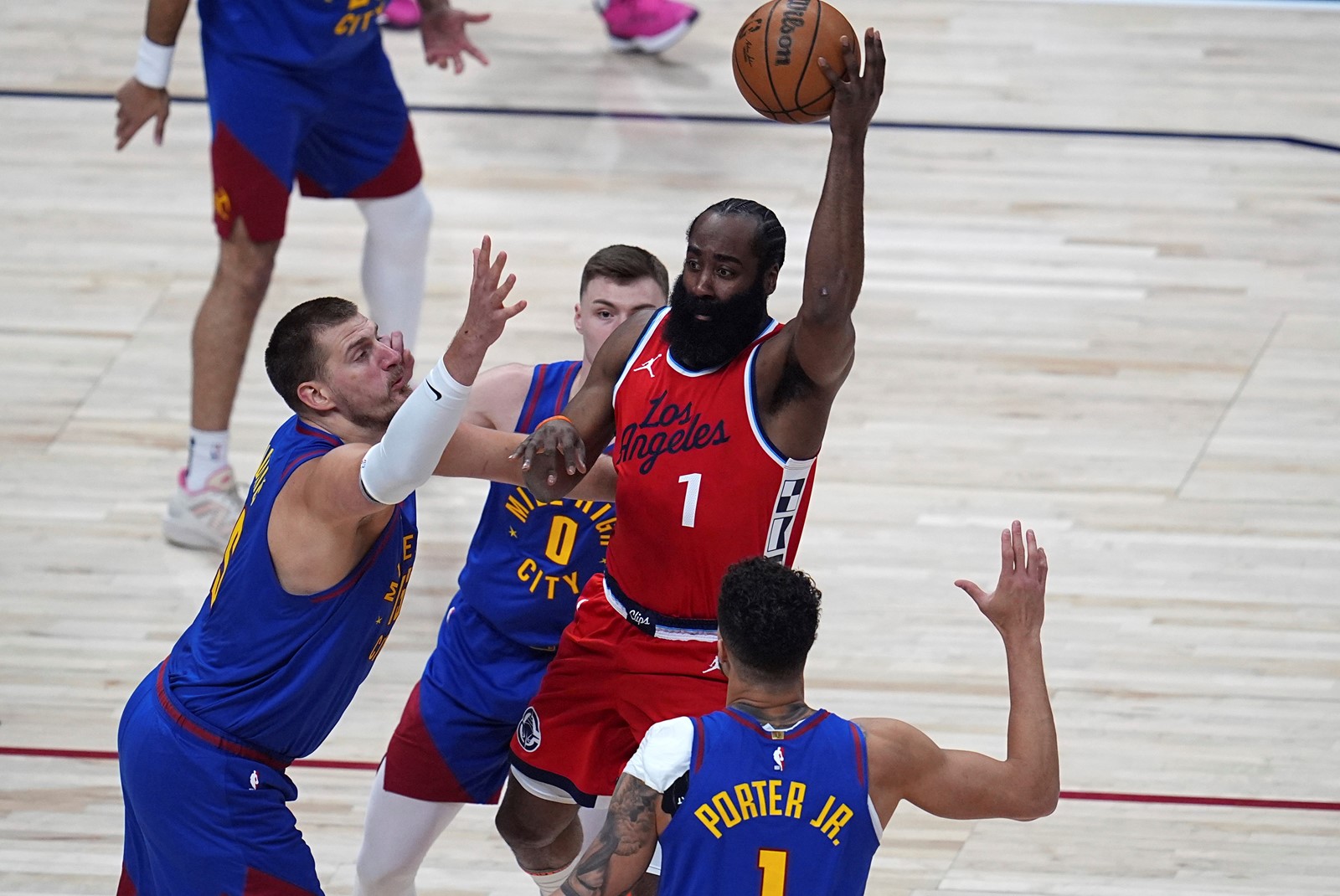 Clippers_Nuggets_Basketball_68279--655b5_1092715585.jpg