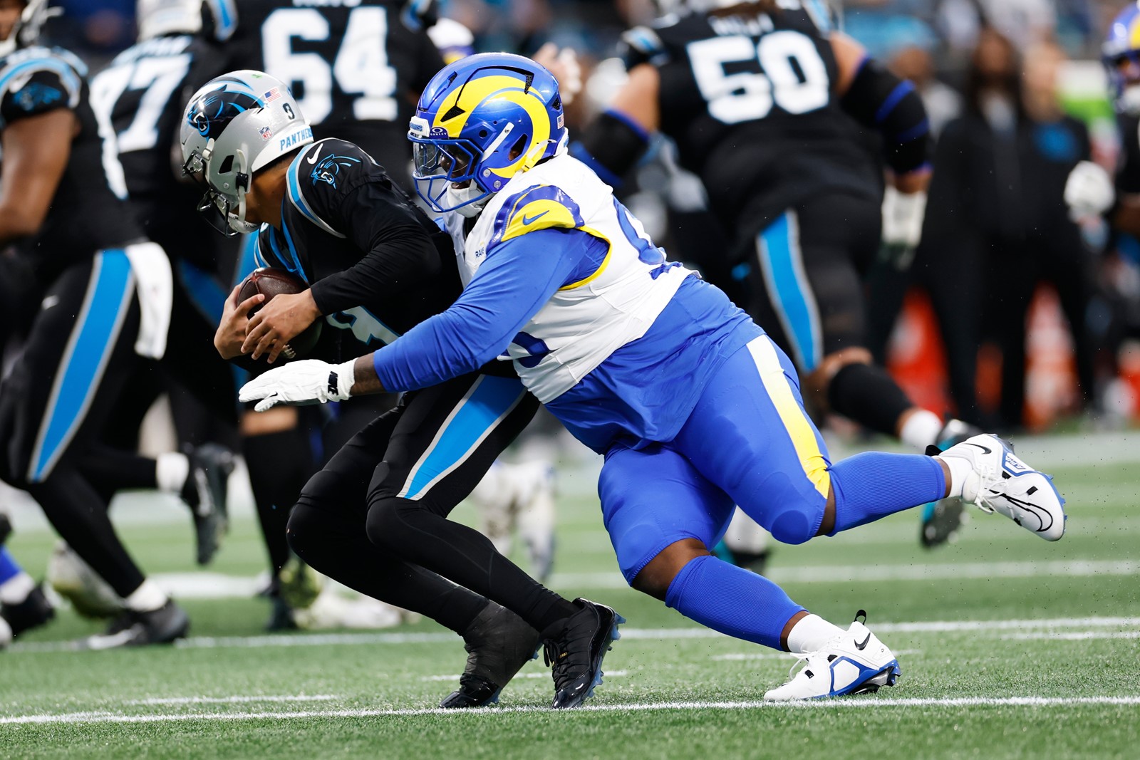 Rams_Panthers_Football_54058--5e3cf_1101936356.jpg