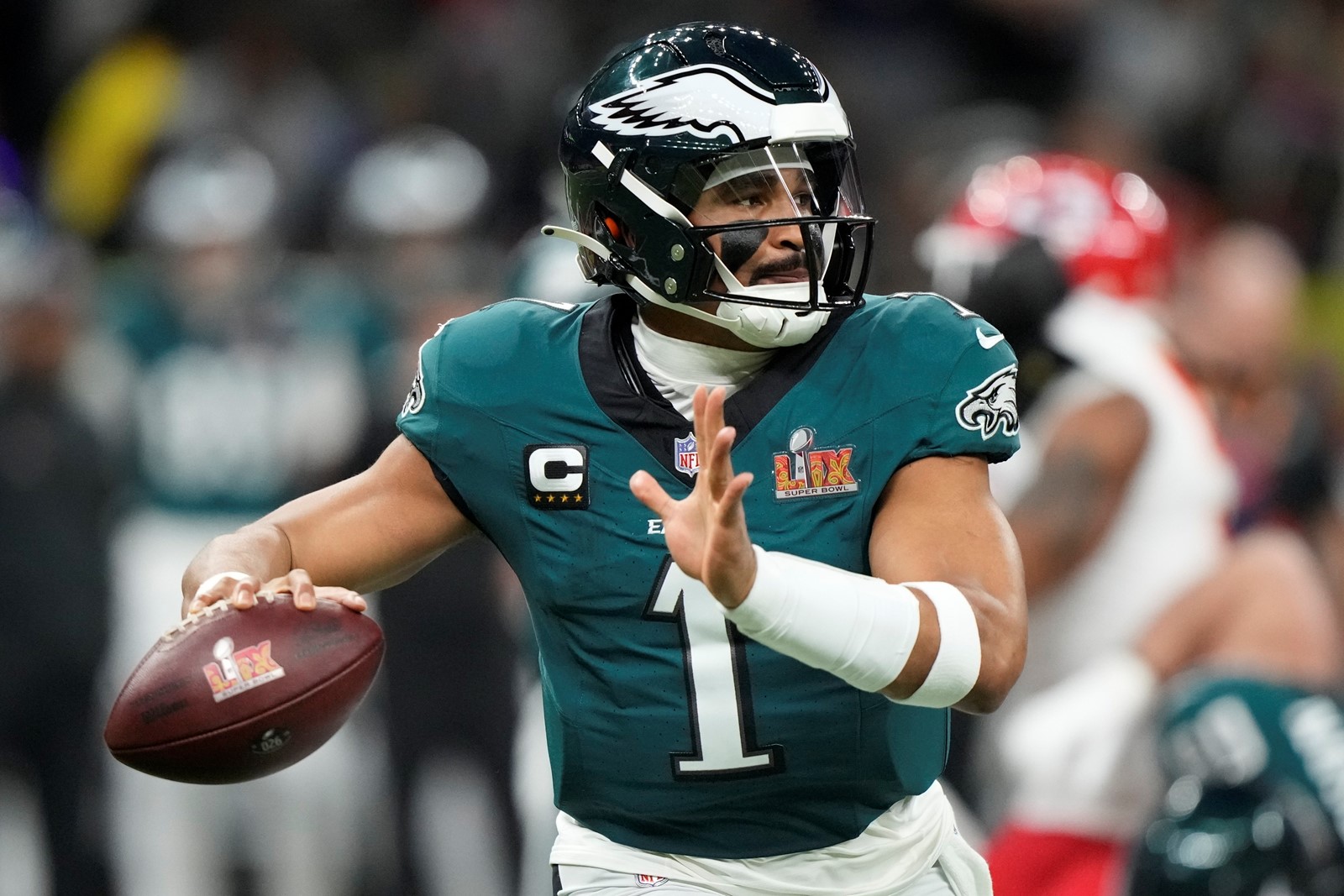 Super_Bowl_Football_81622--f0654_1089624712.jpg