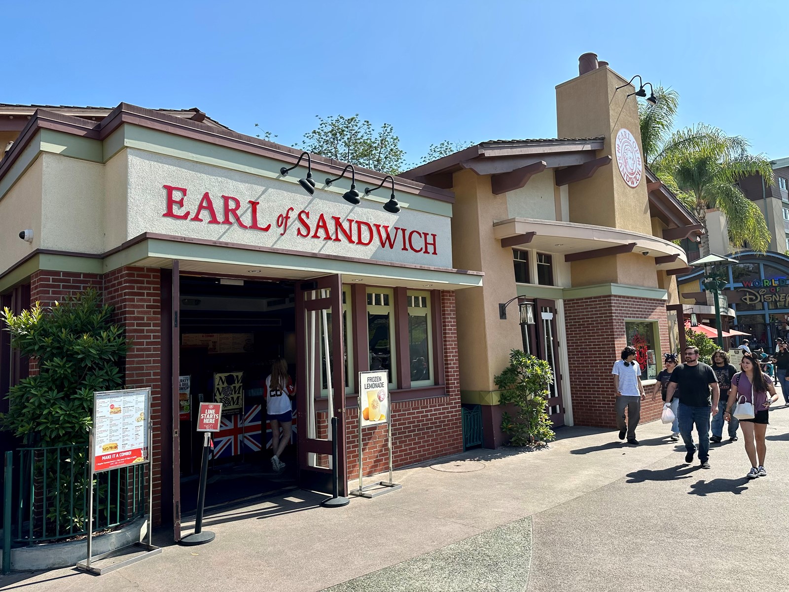 OCR-L-DOWNTOWN-DISNEY-EARL-SANDWICH-0616-01_1094370215.jpg