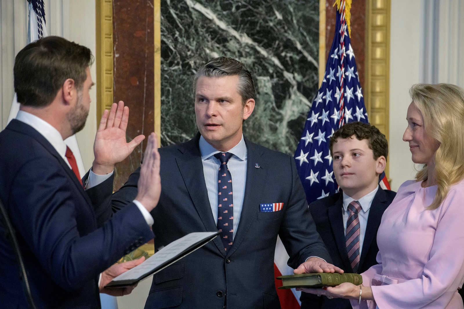 Trump_Cabinet_Hegseth_20723--95f55_1089057690.jpg