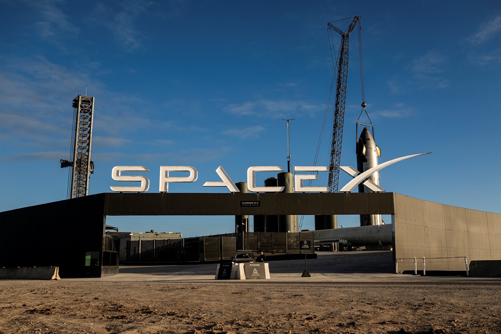 0228_NWS_TPD-Z-SPACEX-SATELLITES-2-01_1103851641.jpg