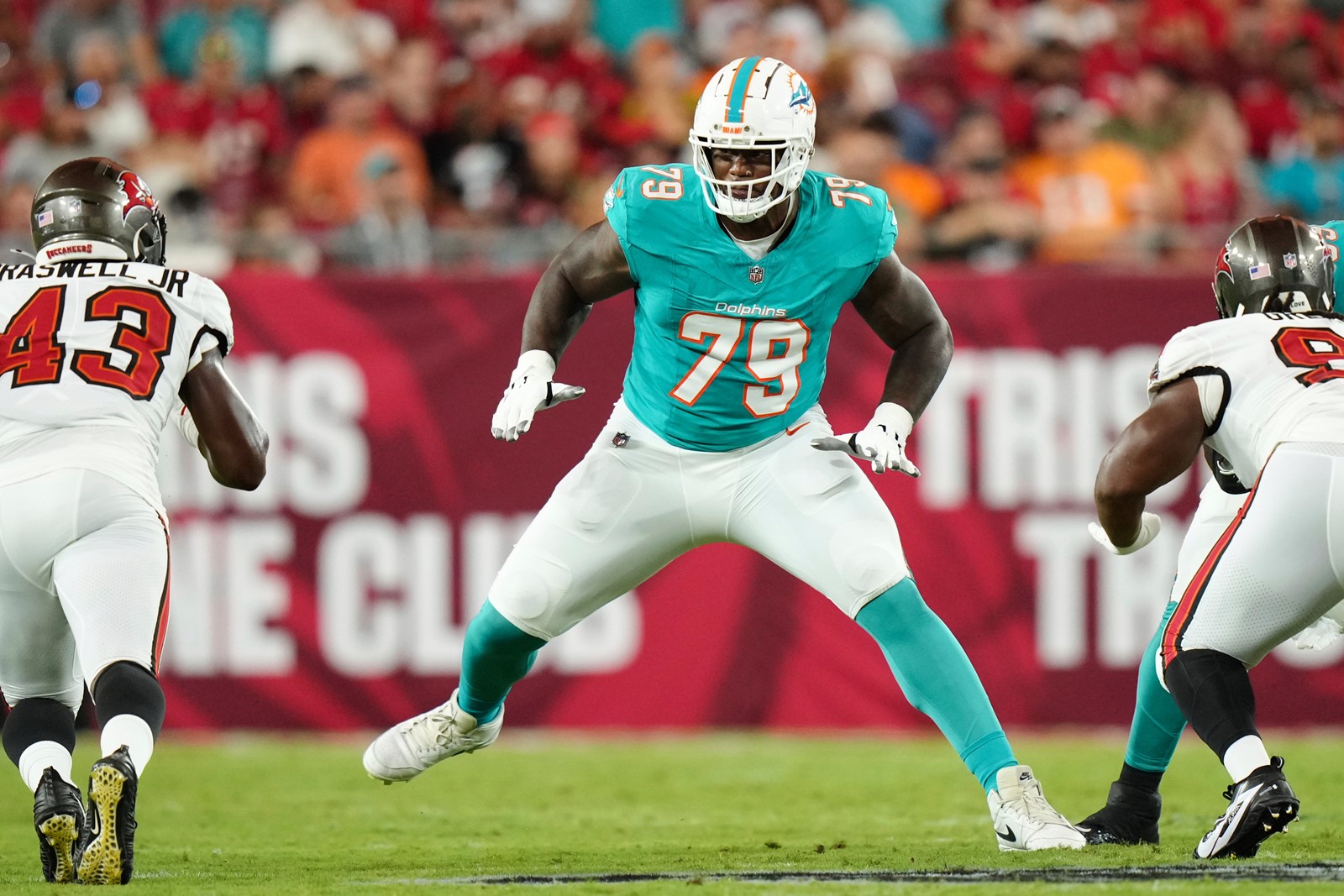 Dolphins_Matos_Football_71375--42423_1095620434.jpg