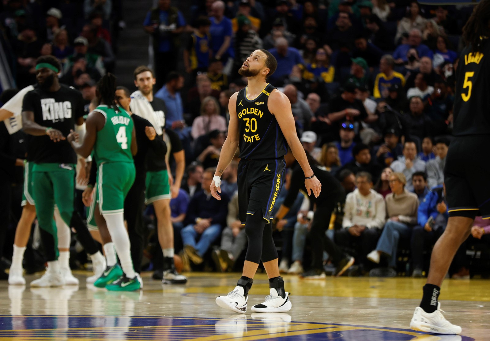 SPORTS-BKN-CELTICS-WARRIORS-SJ_1088895883.jpg