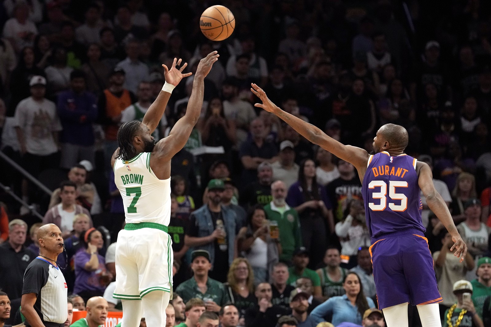 Celtics_Suns_Basketball_48935--b09de_1091477889.jpg