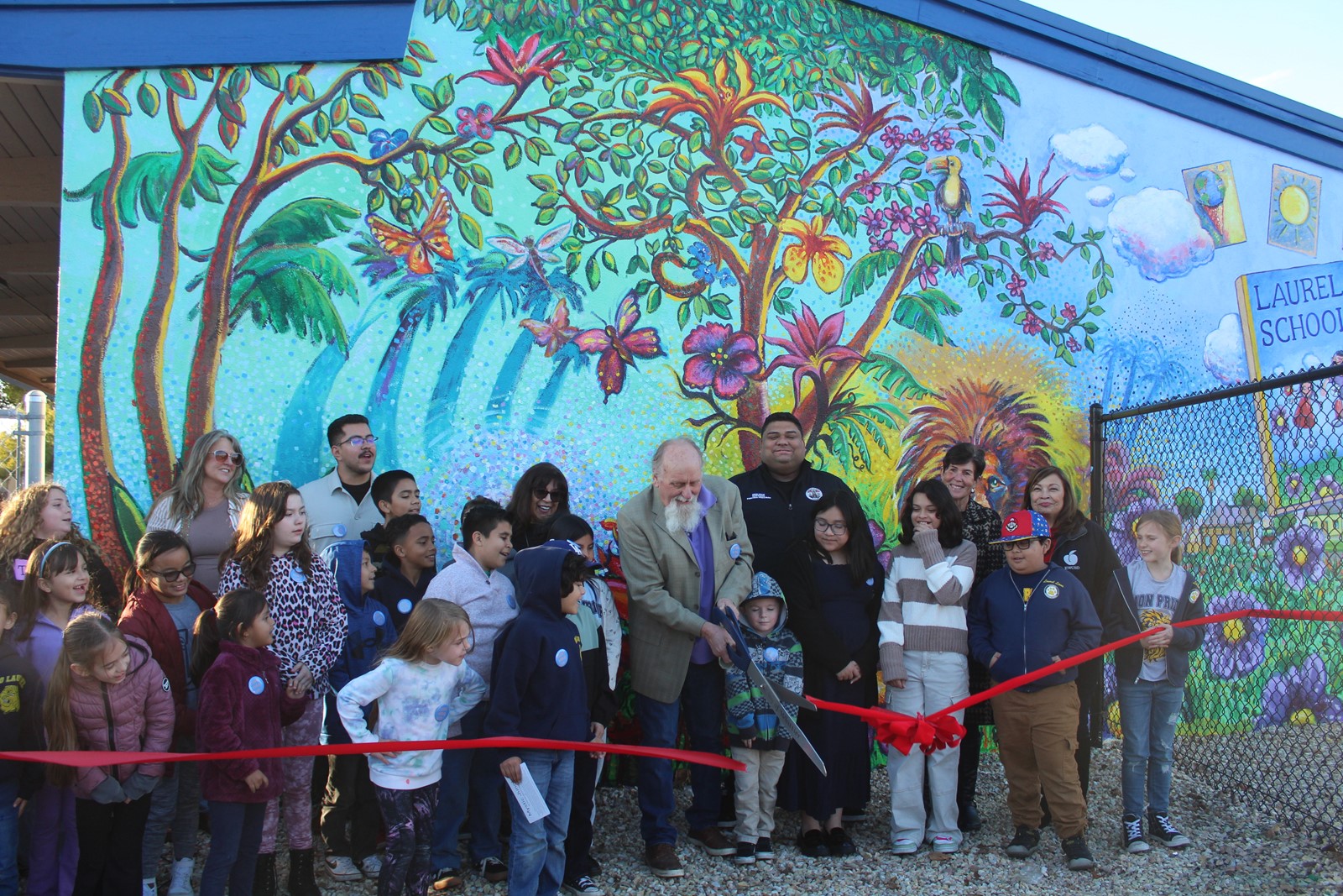 WDN-L-LAUREL-MURAL-0210-03_1074929958.jpg