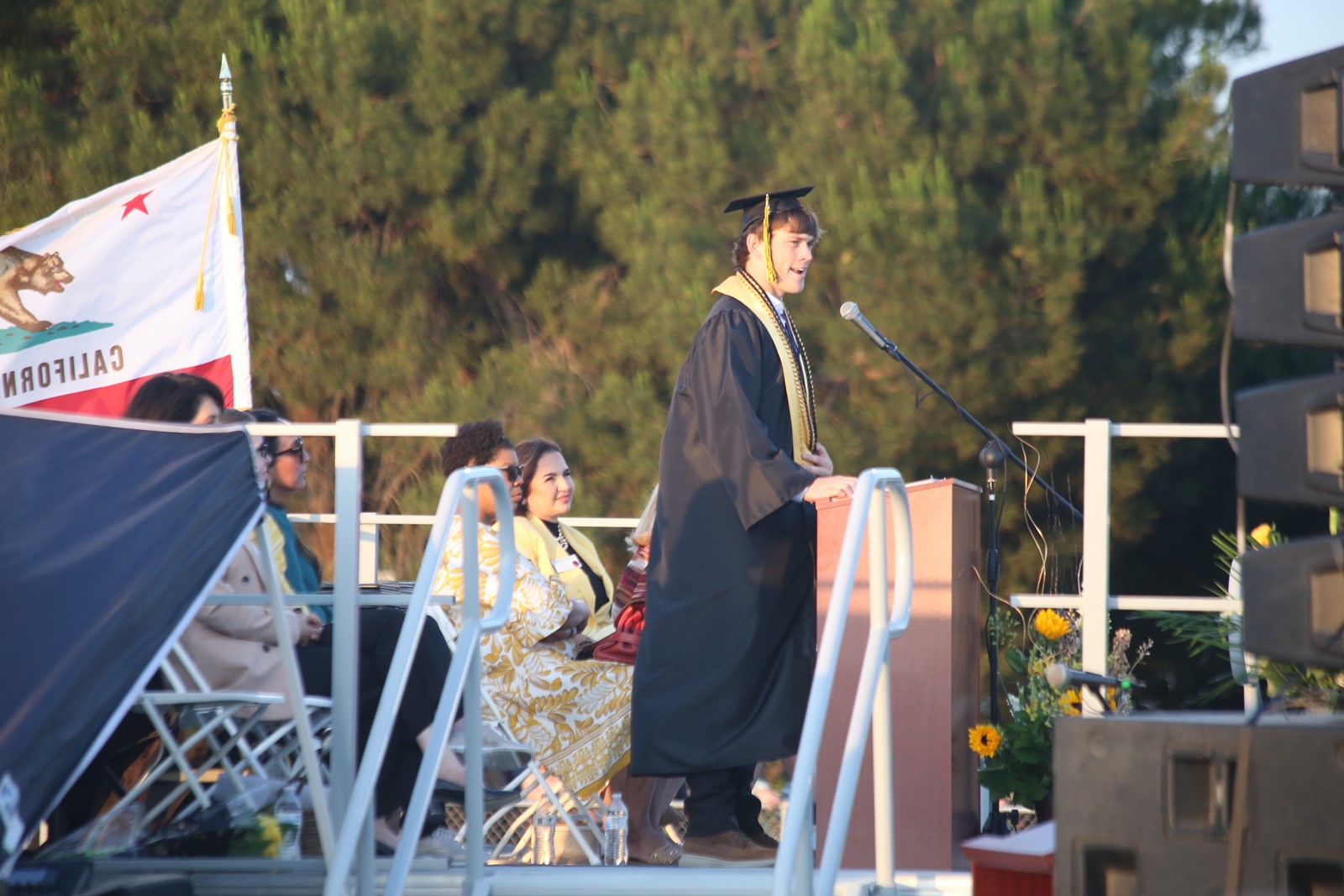PHSGRAD-01#1_1093959750.jpg