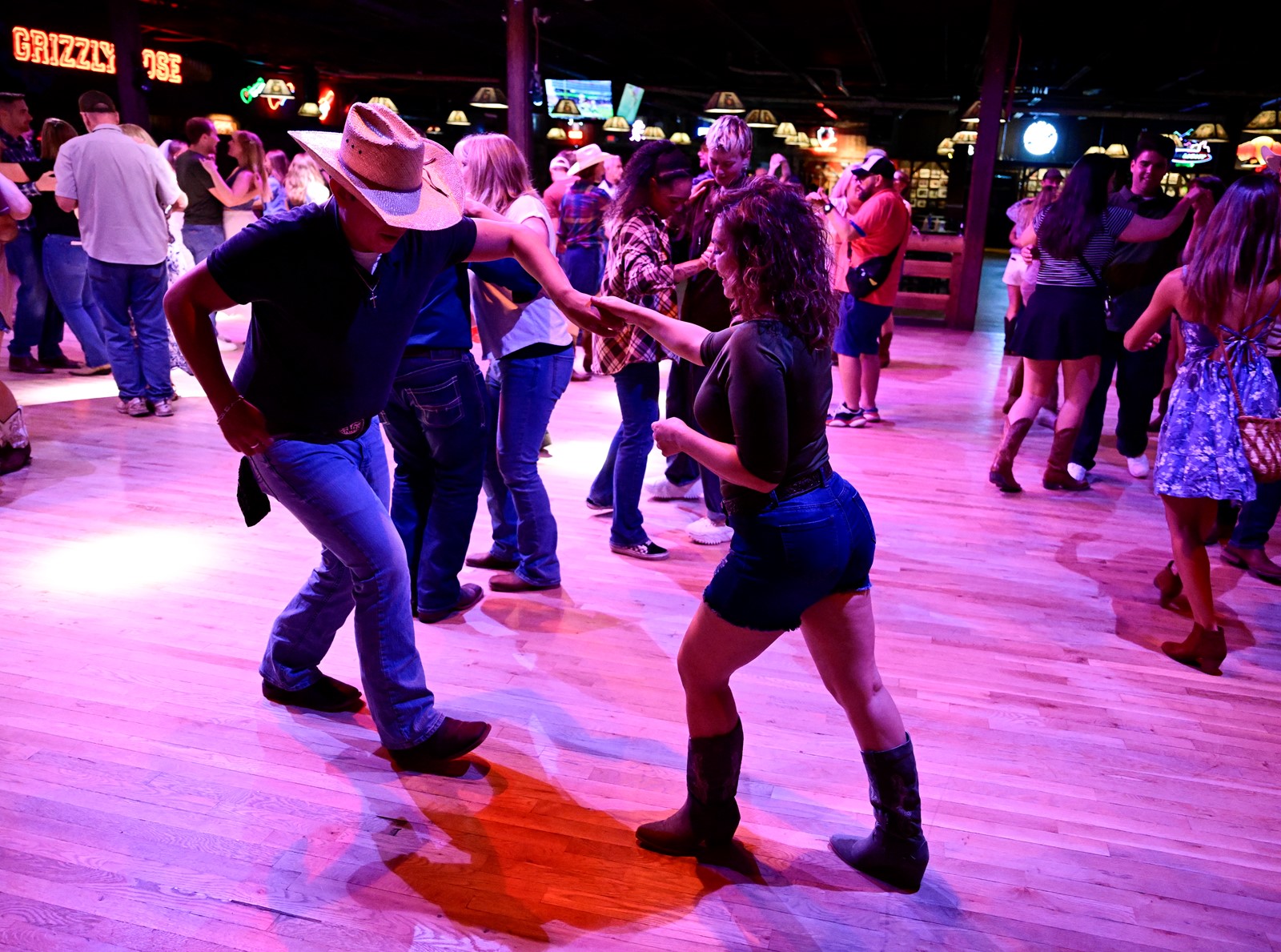 0620_NWS_TDP-L-DANCE-GRIZZLY-ROSE_JAC5687_1094479846.jpg