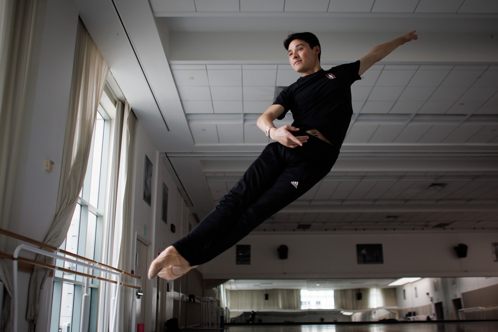 SJM-L-BALLETDANCER-1_1095084613.jpg
