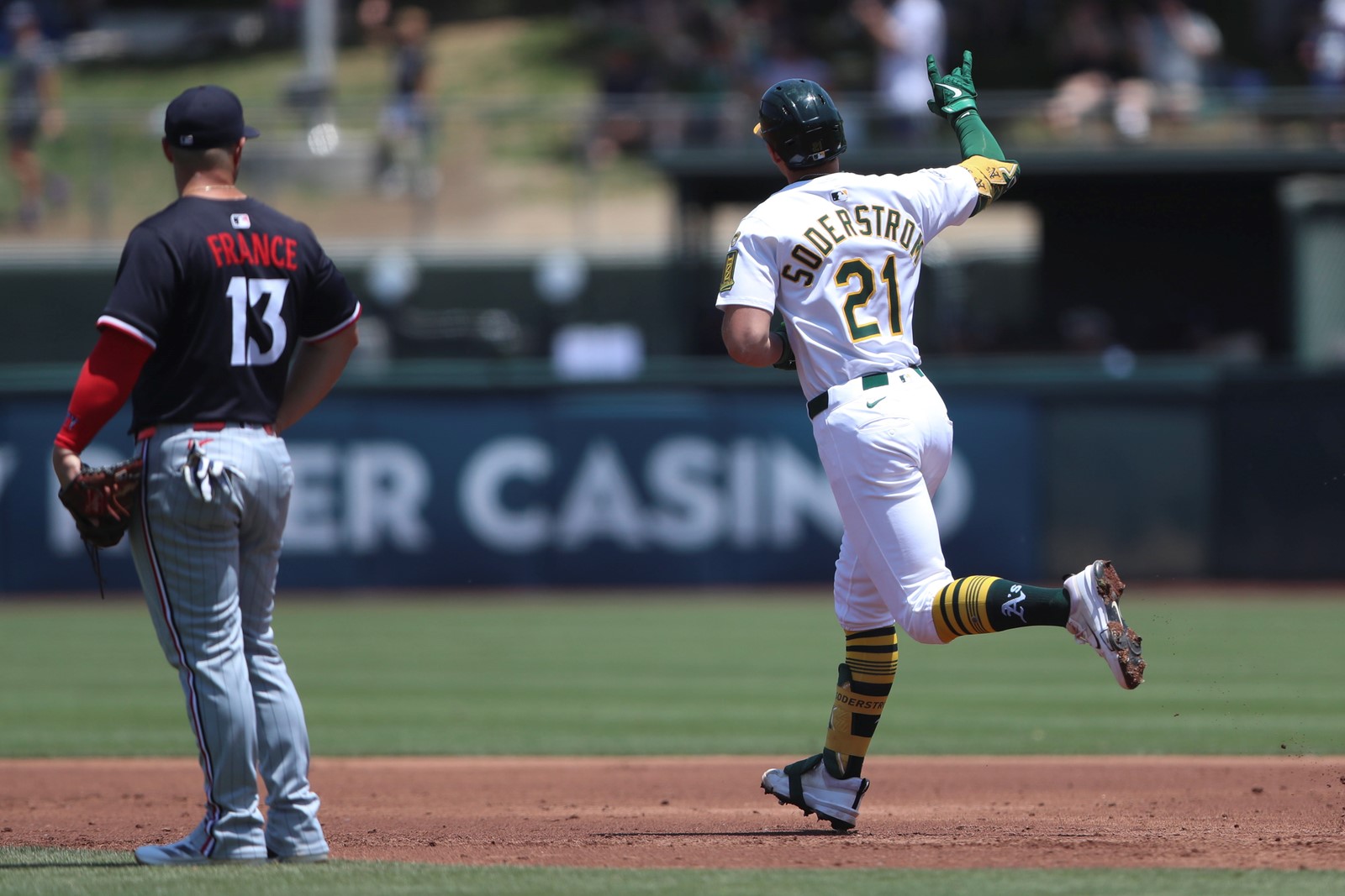 Twins_Athletics_Baseball_19259--a6b66_1093925904.jpg