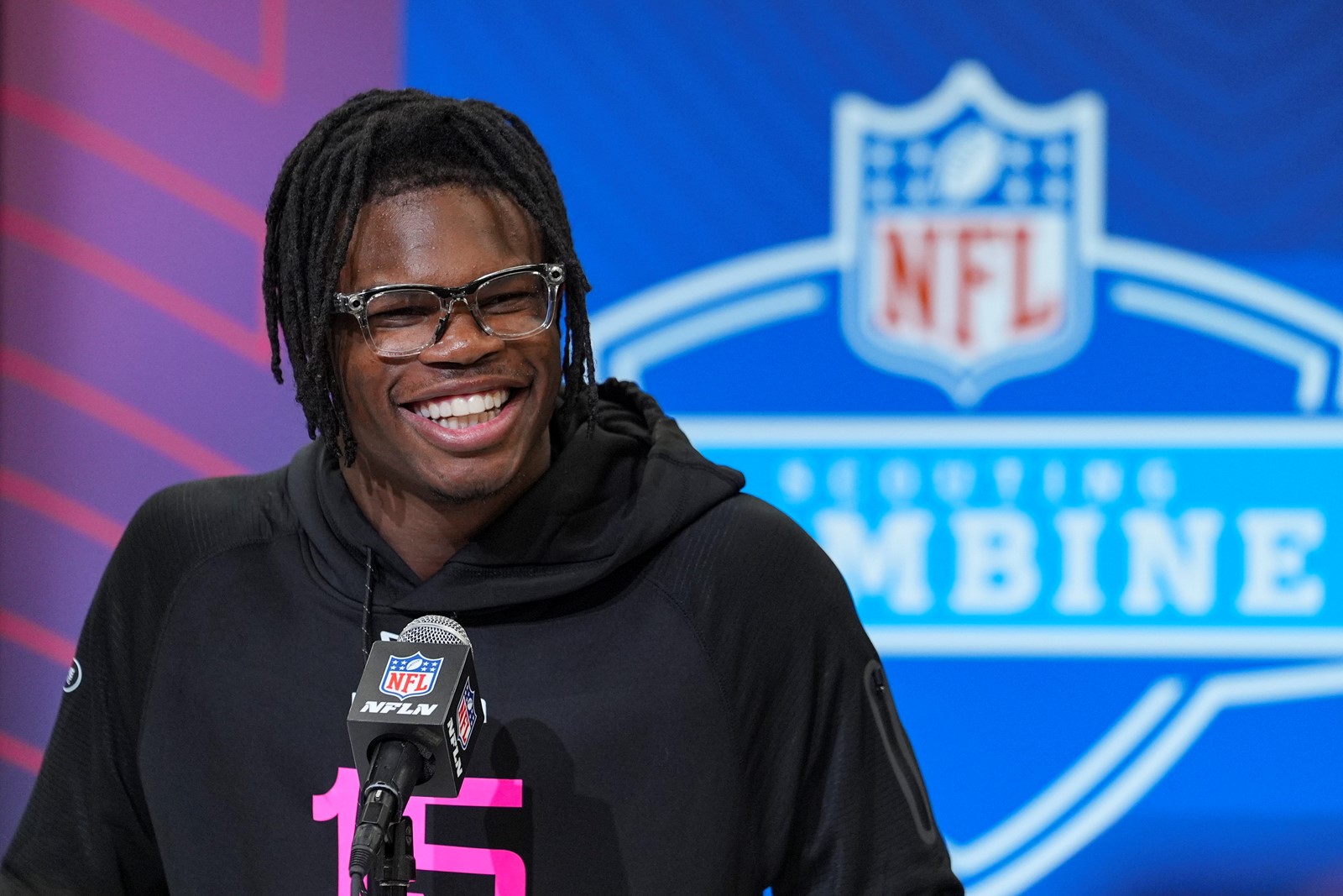 NFL_Combine_Football_66193--8ed9f_1090260835.jpg