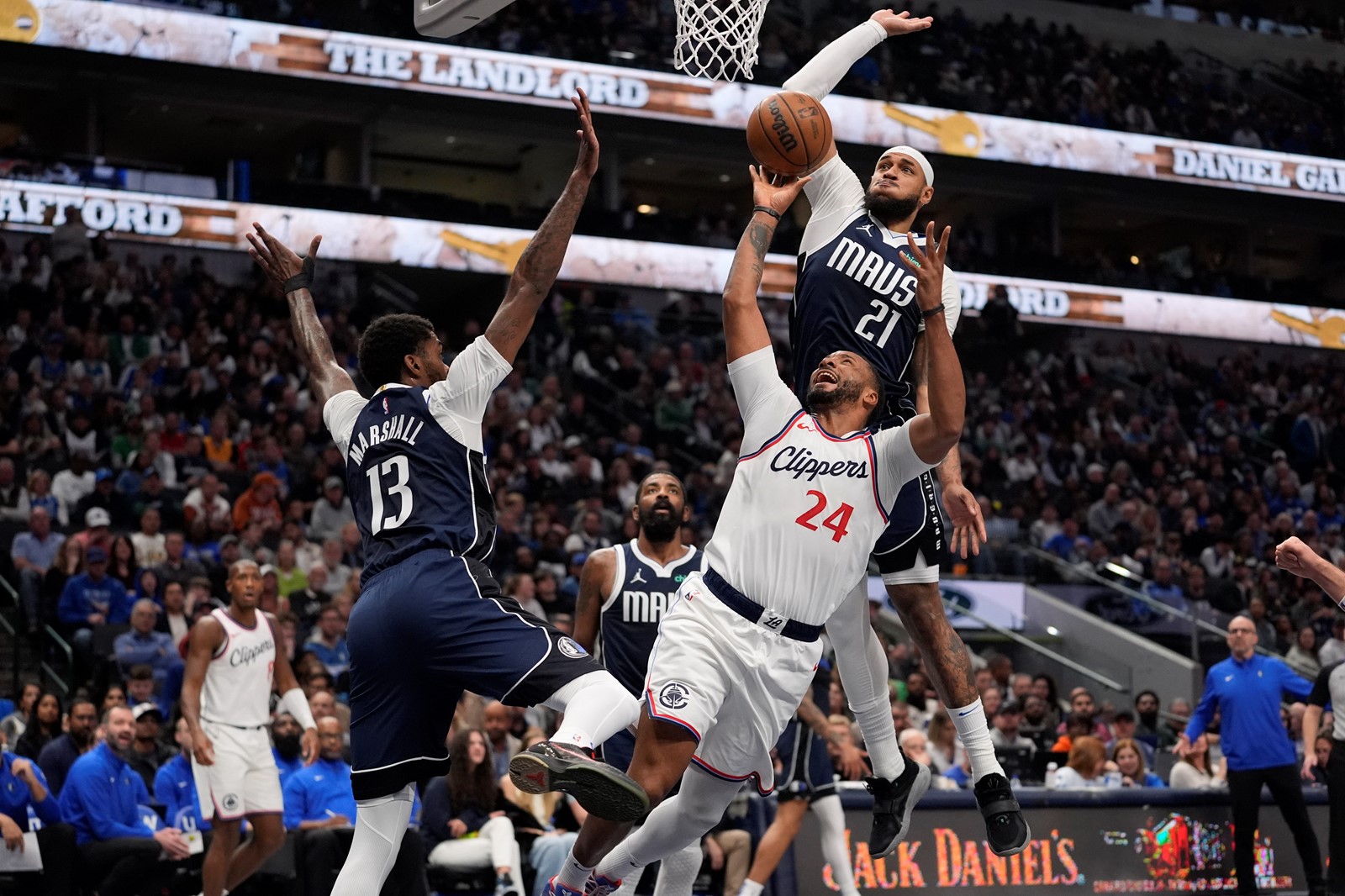 APTOPIX_Clippers_Mavericks_Basketball_76377--5f467_1087860772.jpg