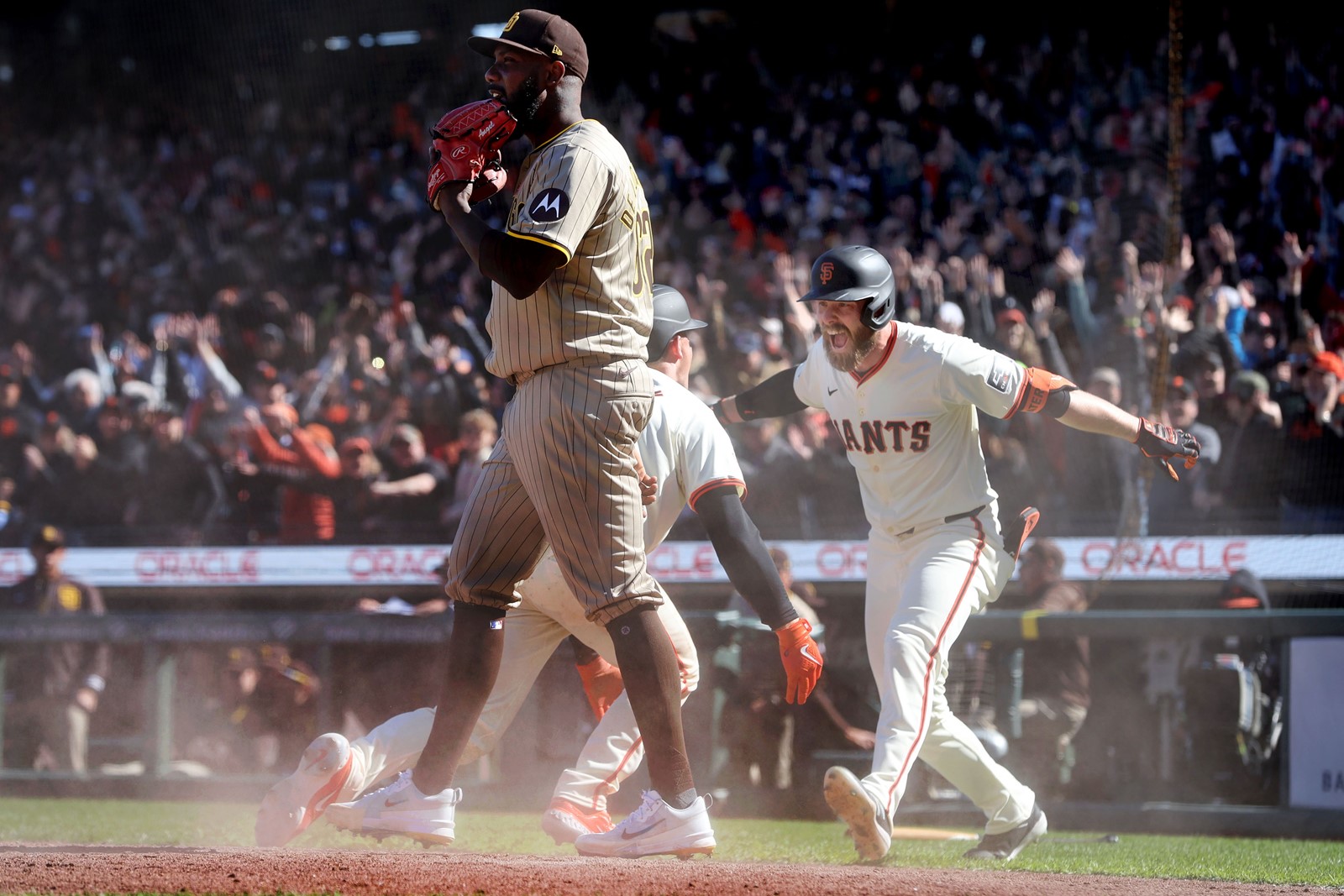 BNG-L-GIANTSOPEN-0406-2_1077097236.jpg