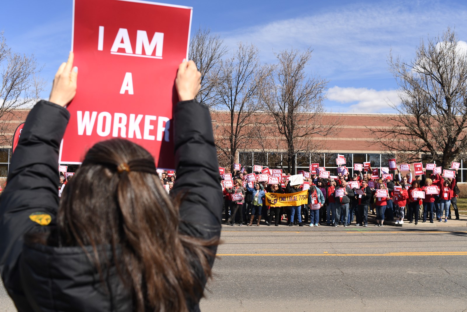 protest_at_t_denver_rj_3582_1059374371.jpg