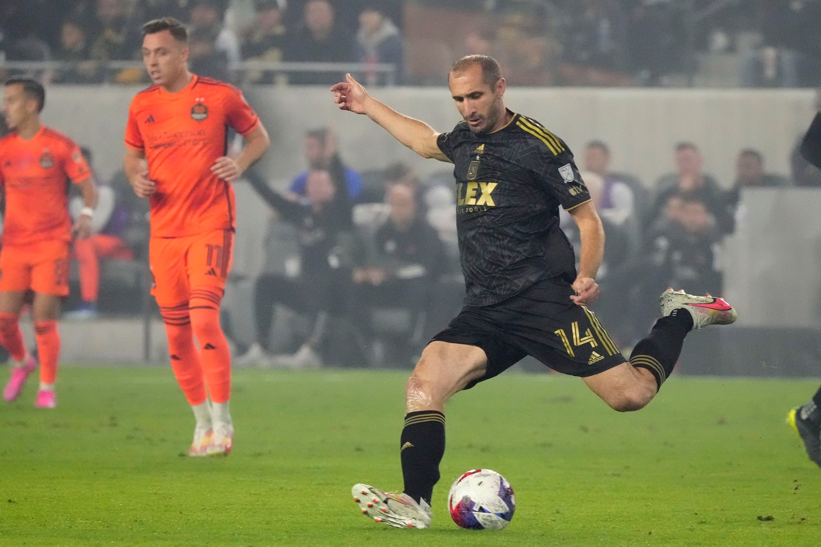 LAFC_Chiellini_93228--c8b0c_1095116716.jpg
