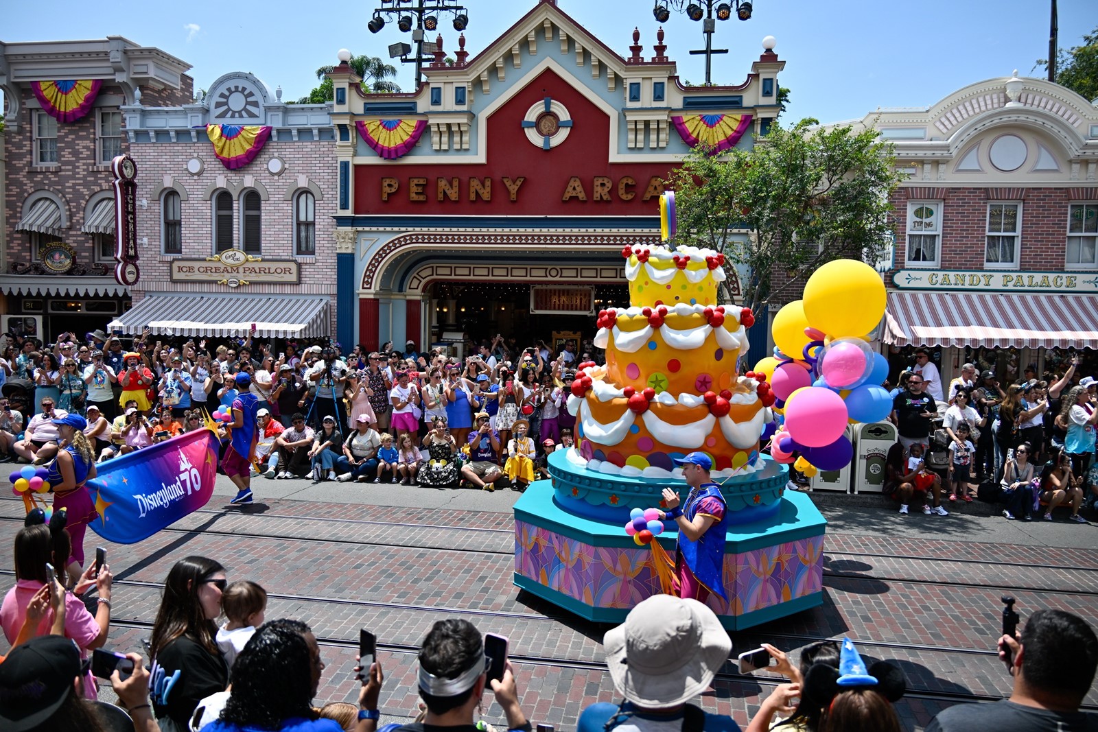 0717_NWS_OCR-L-DISNEYLAND-70TH-0718-JG-24_1095430046.jpg