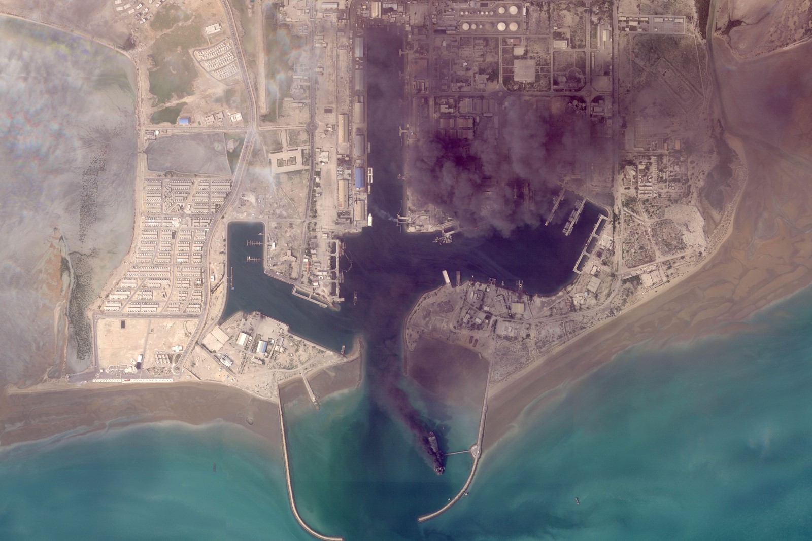 Iran_US_Satellite_Images_What_to_Know_40608--f09ec_1104652659.jpg