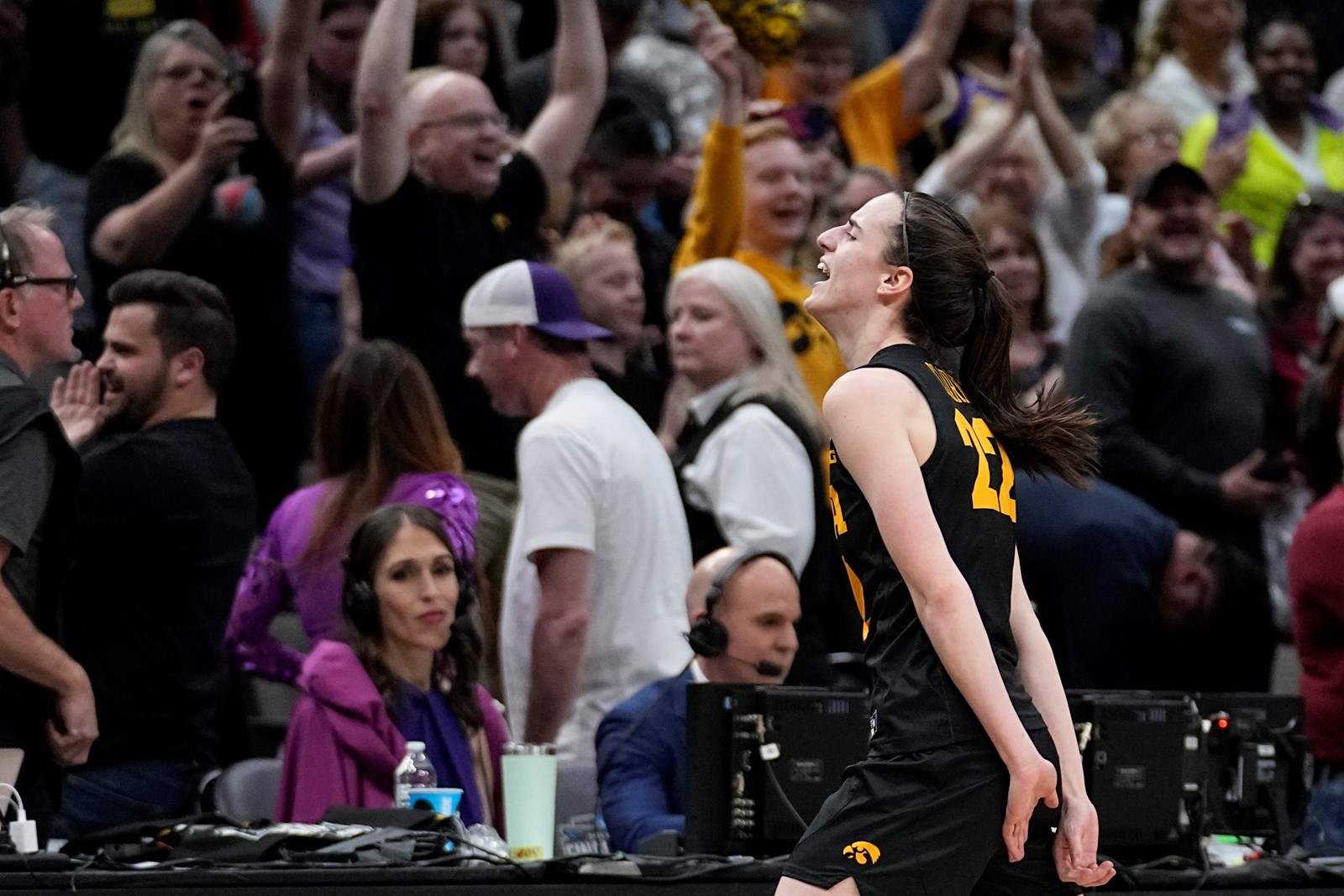 NCAA_Iowa_South_Carolina_Basketball_76992--2d178_1061058284.jpg